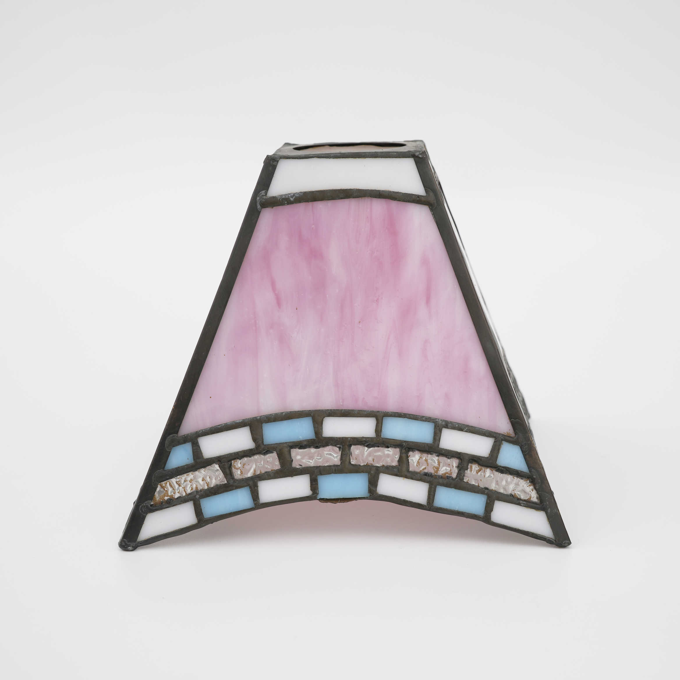 Blivuself Tiffany Lampshade 6 Inch Pink Dovetail Hand-Welded Stained Glass Lamp Retro Pink Purple Art Hand-Replacement Accessories Lampshade 1pcs For Desk Lamp Ceiling Lamp Wall Lamp Chandelier ZB6195