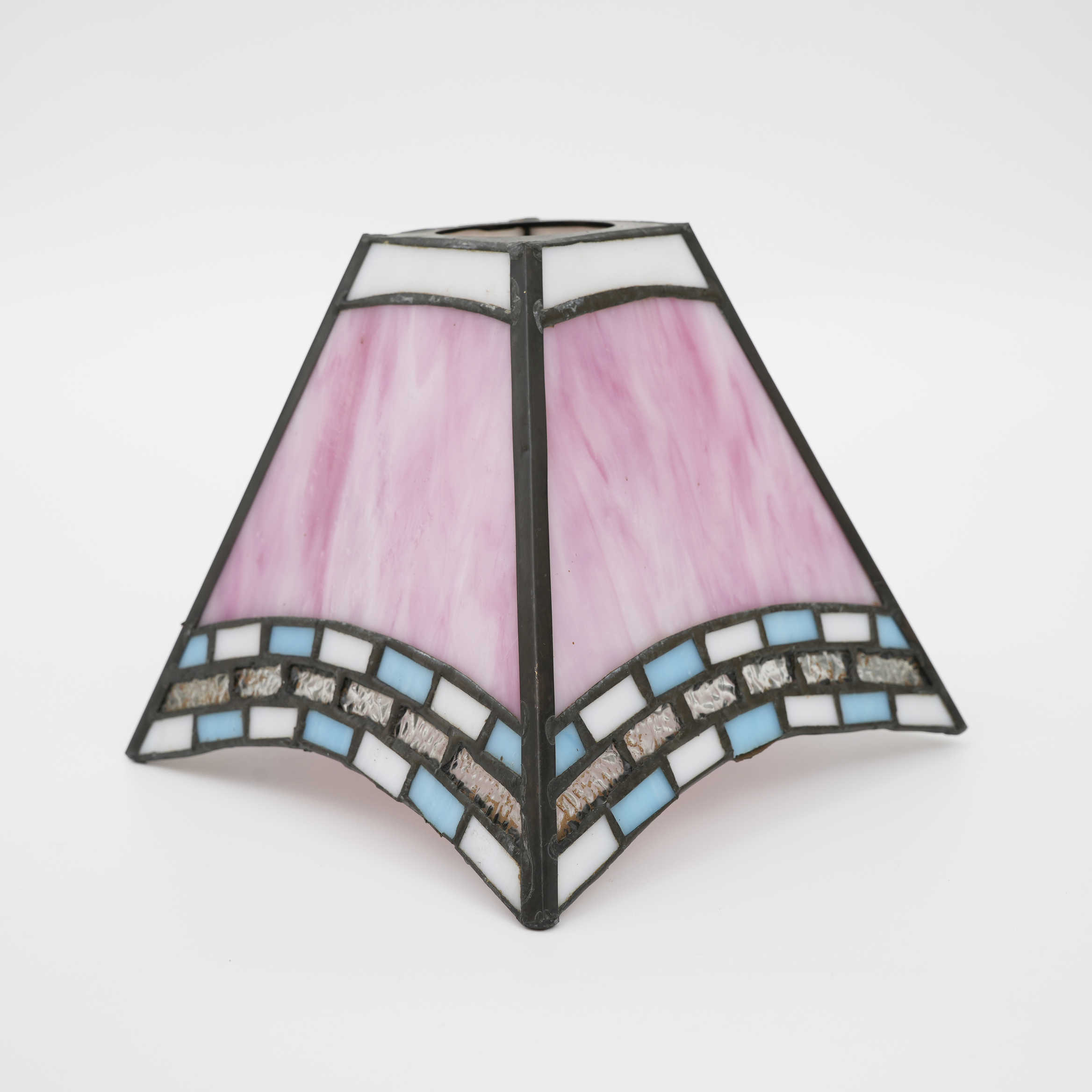 Blivuself Tiffany Lampshade 6 Inch Pink Dovetail Hand-Welded Stained Glass Lamp Retro Pink Purple Art Hand-Replacement Accessories Lampshade 1pcs For Desk Lamp Ceiling Lamp Wall Lamp Chandelier ZB6195