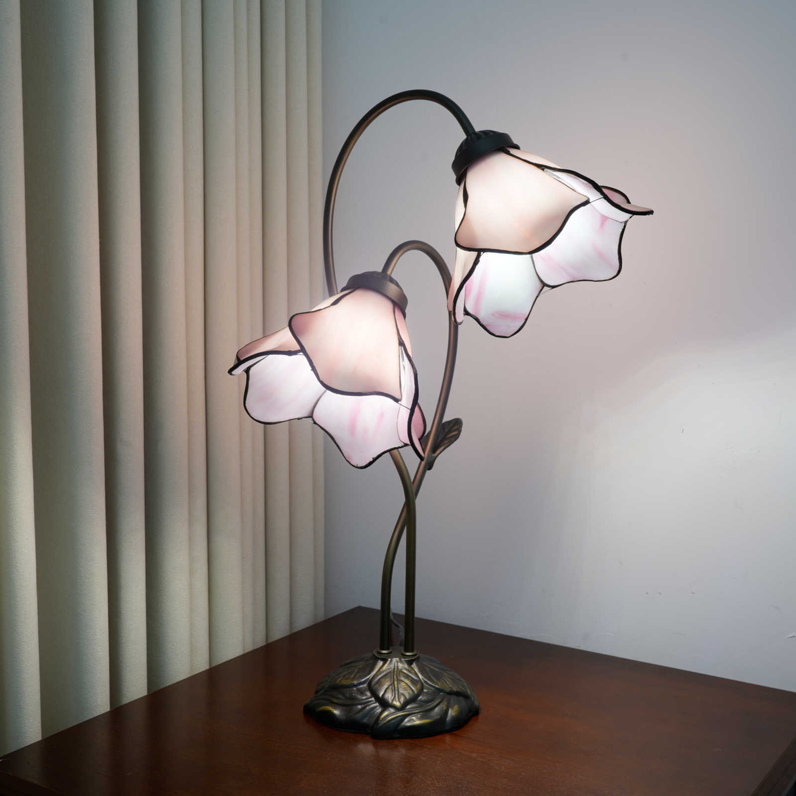 Blivuself Tiffany Lamp Double-Headed Pink Petals Handmade Stained Glass Desk Lamp Bedside Lamps 8 Inch Retro Art Decoration Table Lamp Living Room Bedroom Kitchen Office Study Home Decoration Lady Friend Family Gift (Oft1464)