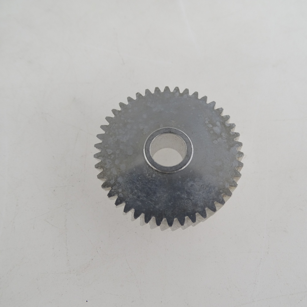 7L0959111 Seat Height Adjustment Motor Gear Screw for Audi A4 S4 A6 S6 Q7 for VW Touareg for Seat Exeo 2009-2014 7L0 959 111