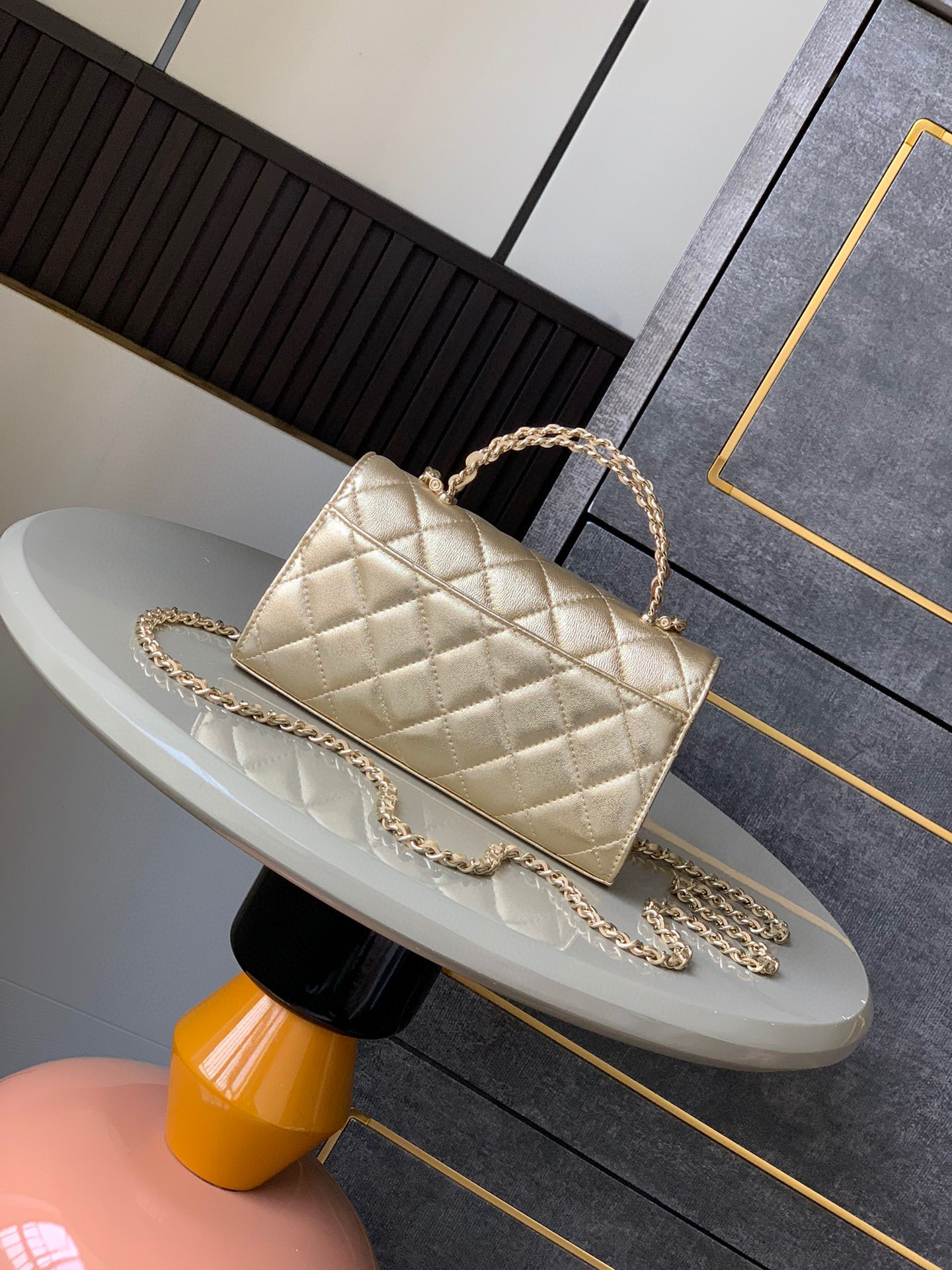 Chanel 25s Cross Handle Kelly Leather Horizontal Edition Large golden