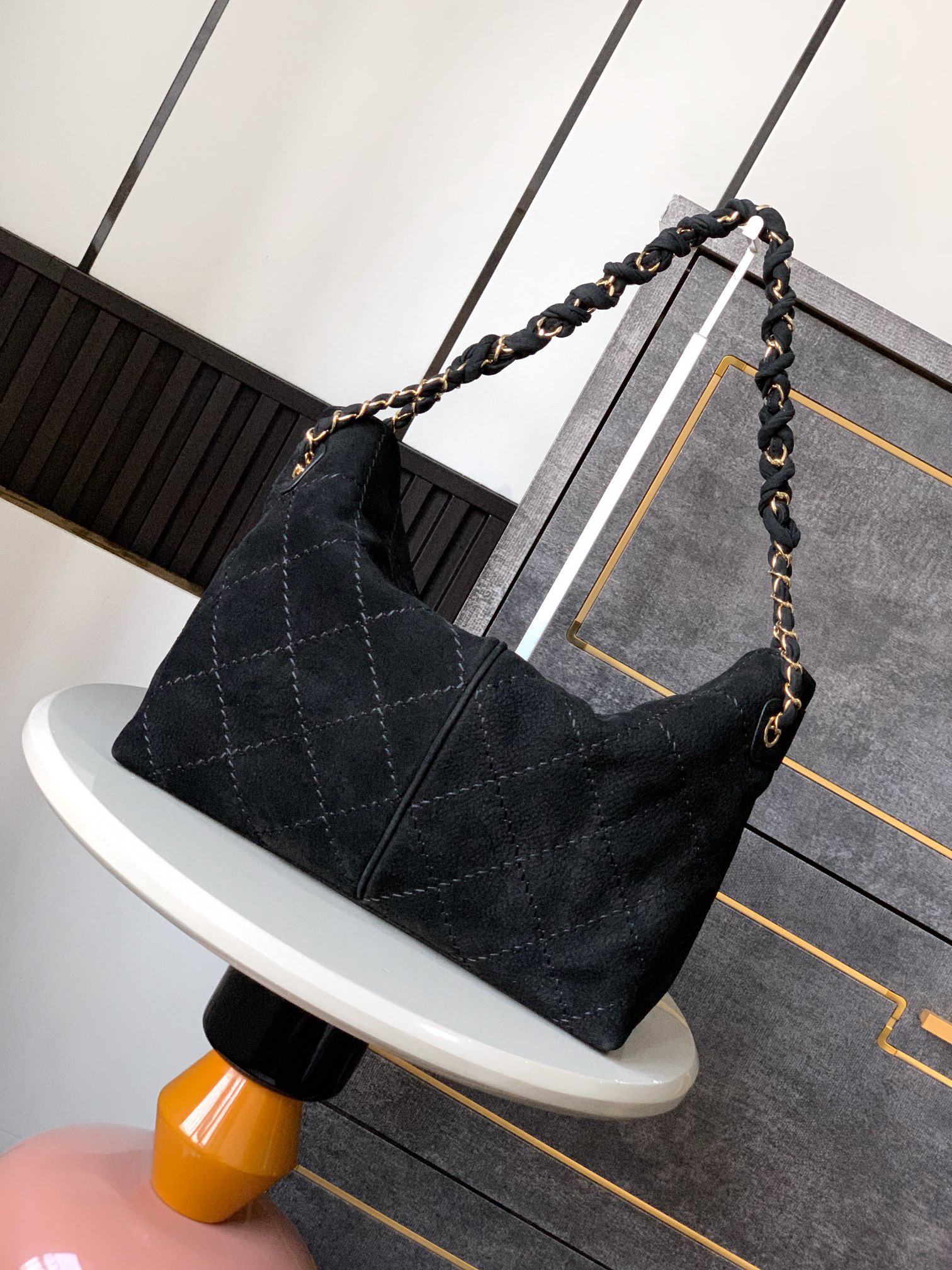 Chanel single shoulder hobo suede chain bag black