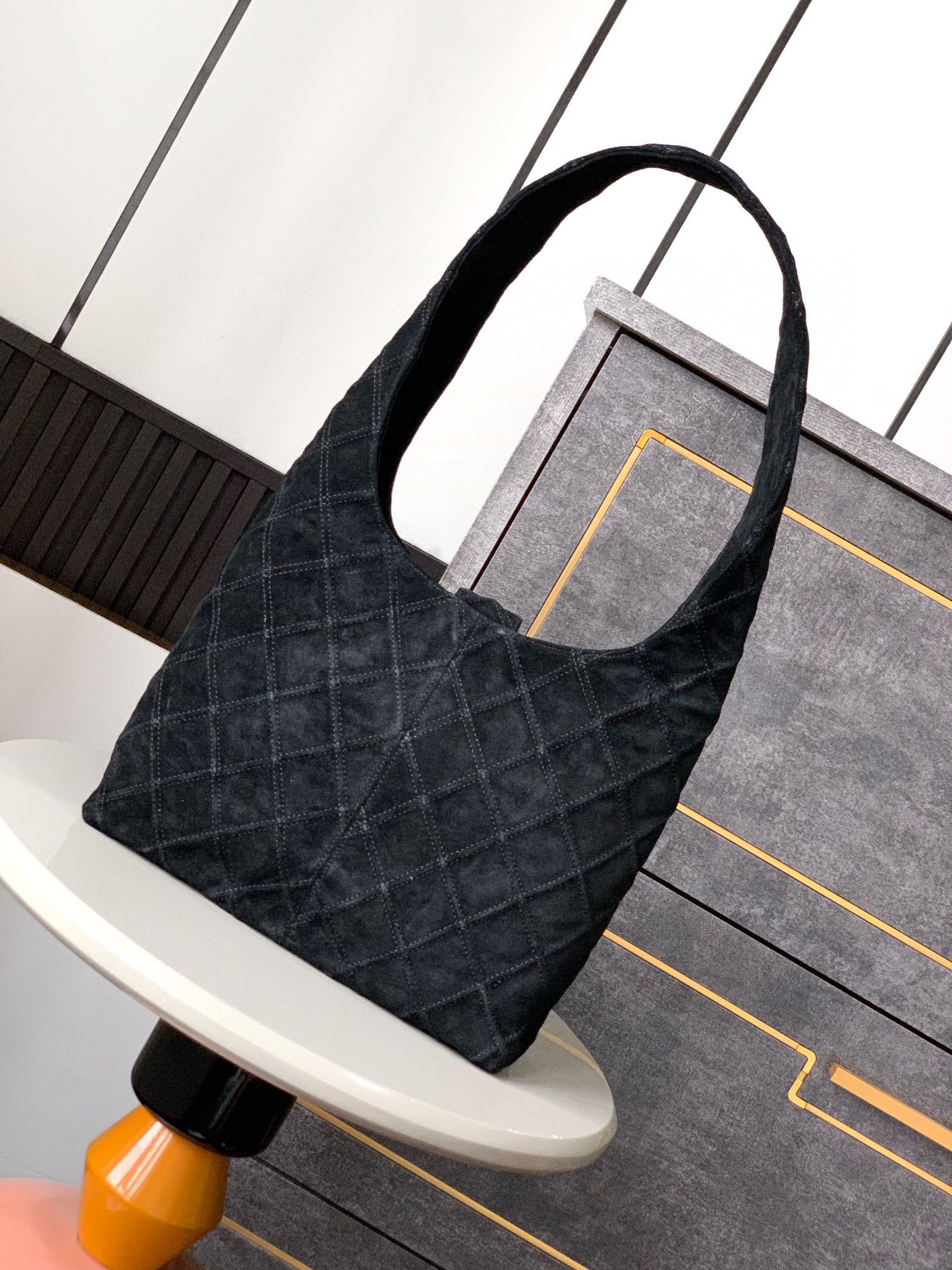 Chanel Hobo suede armpit bag black