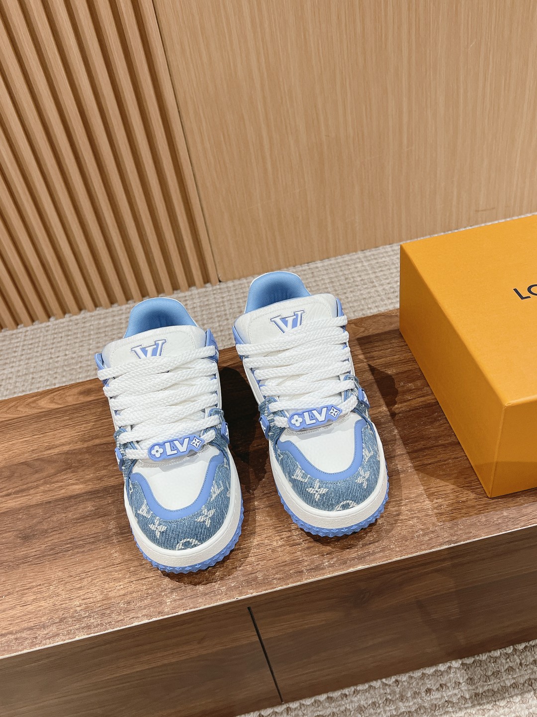 Louis Vuitton Trainer Maxi mesh sneakers blue and white 