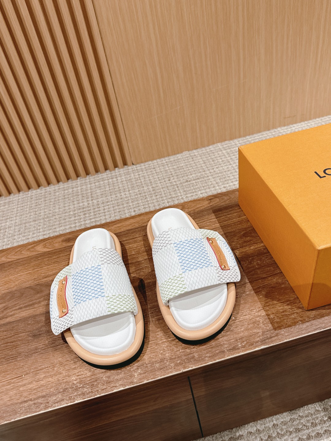 Louis Vuitton Pool Pillow Comfort denim slippers white checkerboard pattern