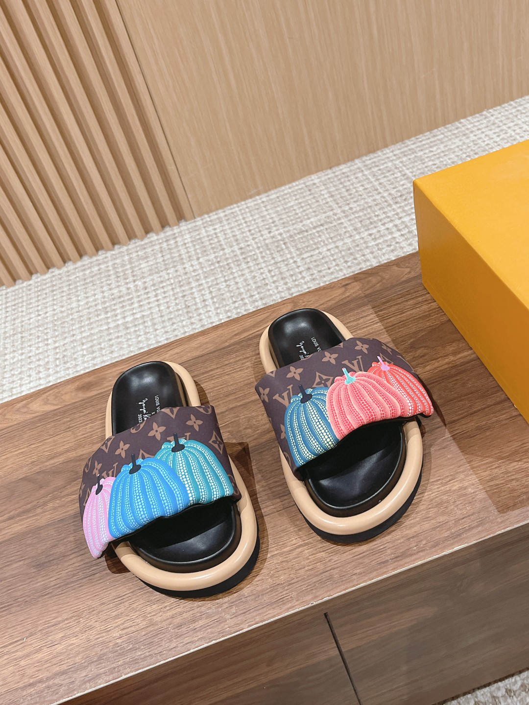 Louis Vuitton X Yayoi Kusama Flat Fashion Slippers brown 