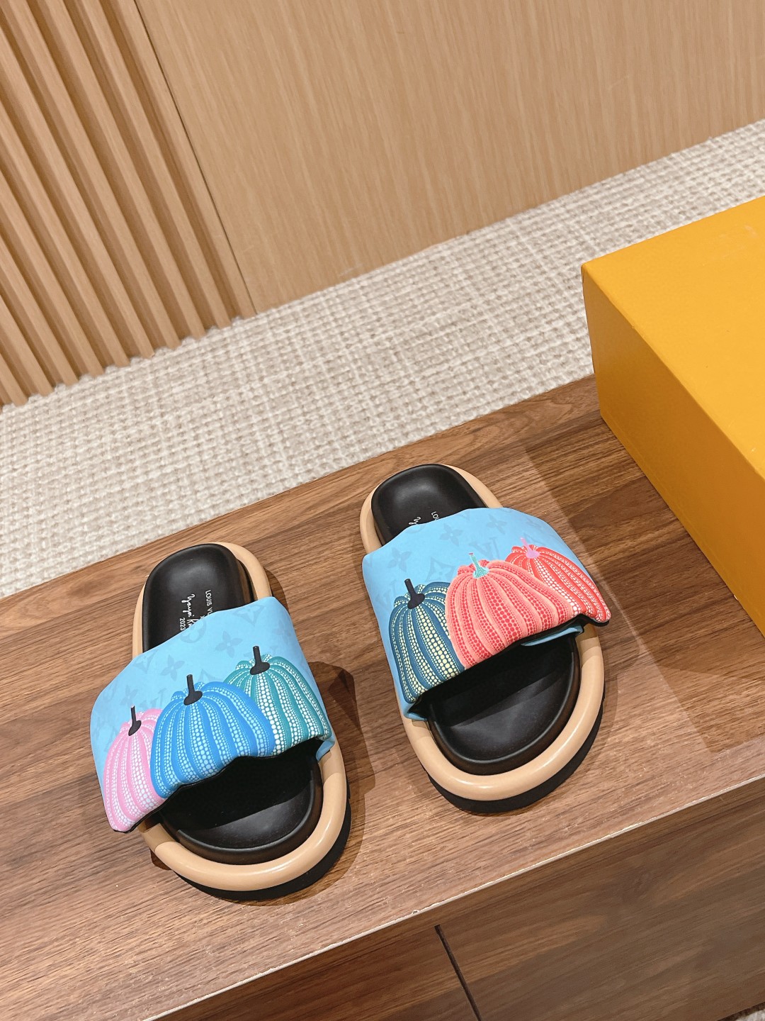 Louis Vuitton X Yayoi Kusama Flat Fashion Slippers blue
