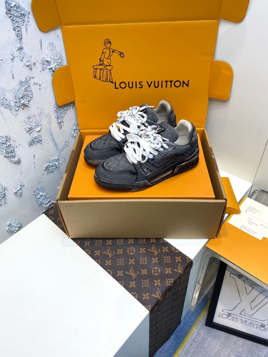 Louis Vuitton Trainer Sneakers Leather Collection black