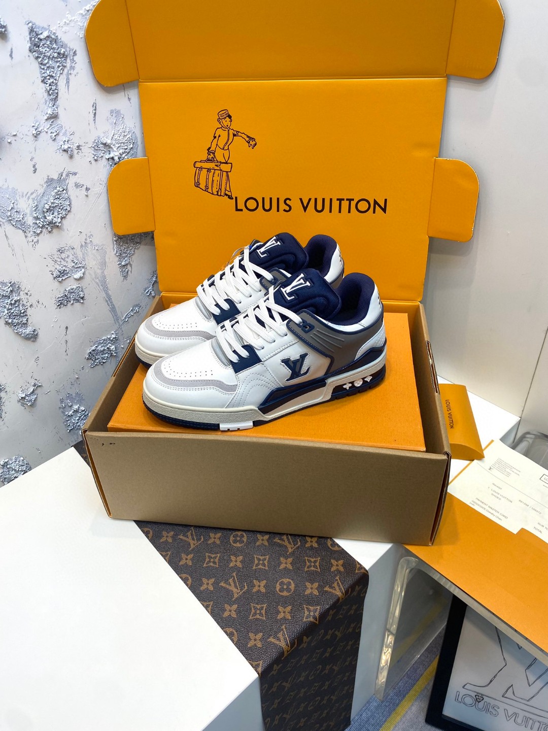 Louis Vuitton Trainer Sneakers Special Edition blue white grey