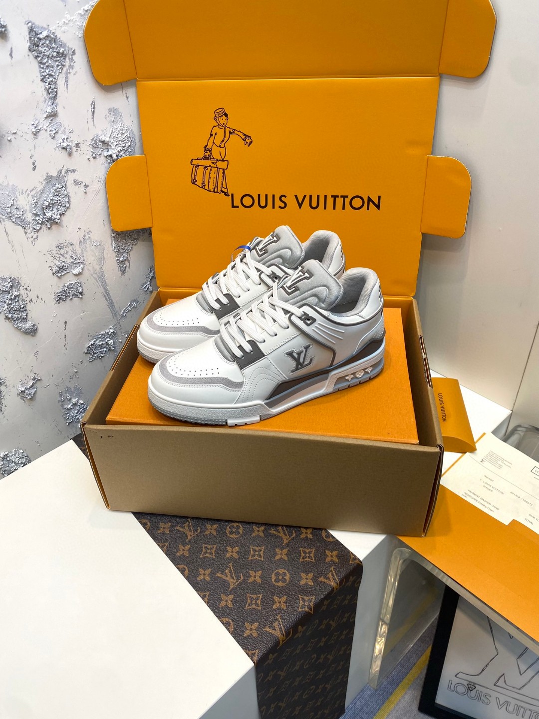 Louis Vuitton Trainer Sneakers Special Edition grey white 