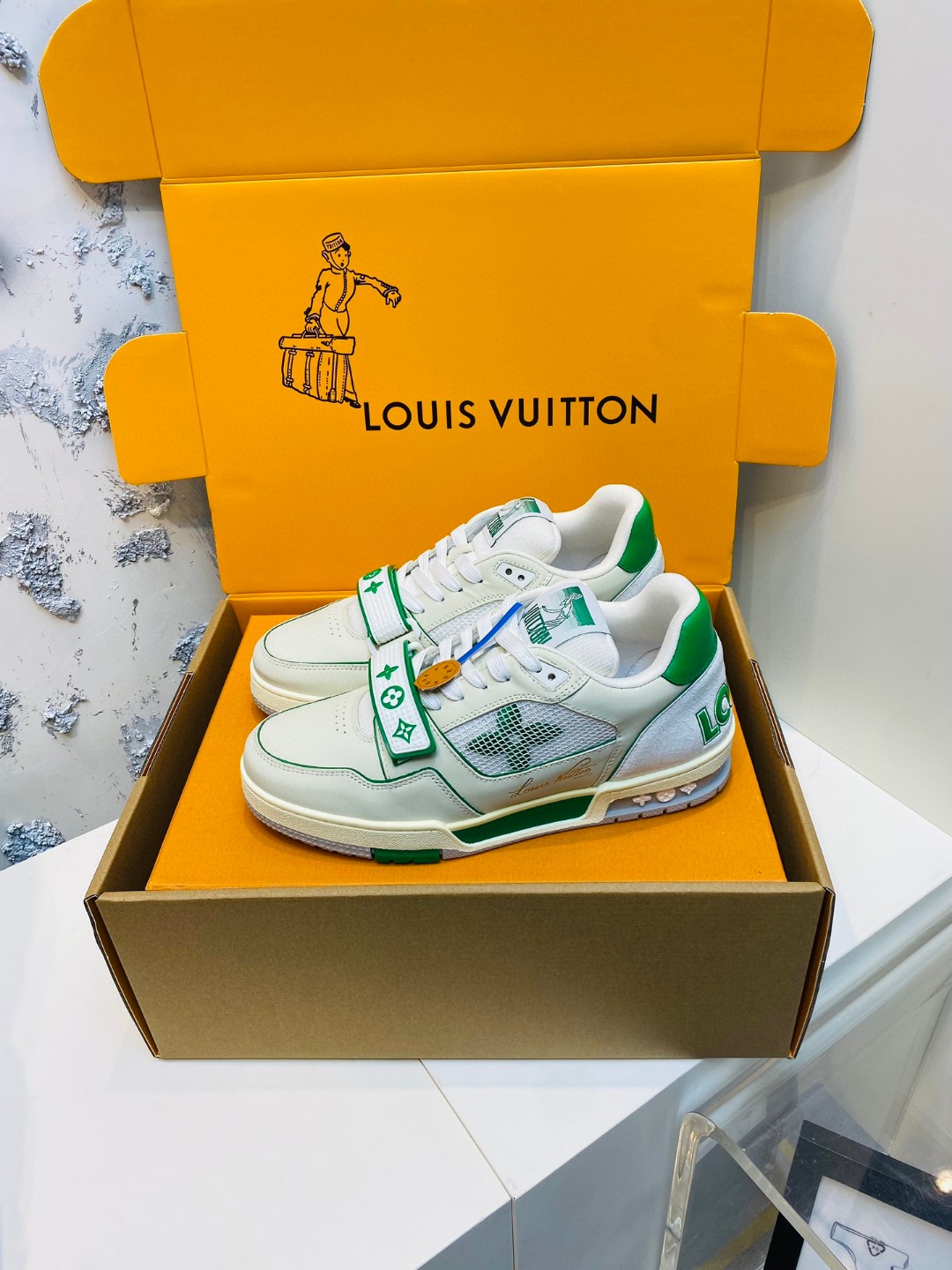 Louis Vuitton Trainer leather sneakers  white green