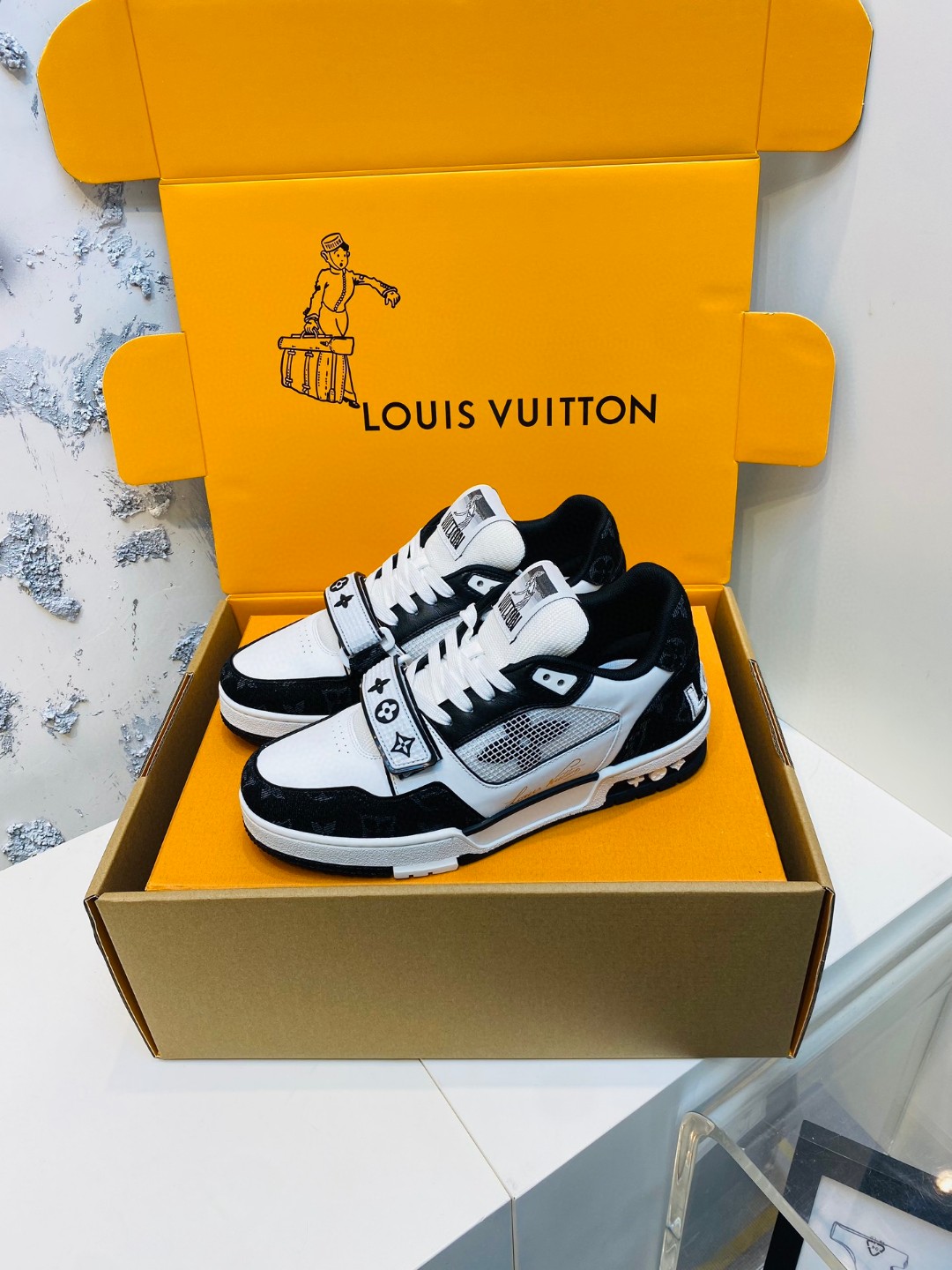 Louis Vuitton Trainer denim sneakers black white