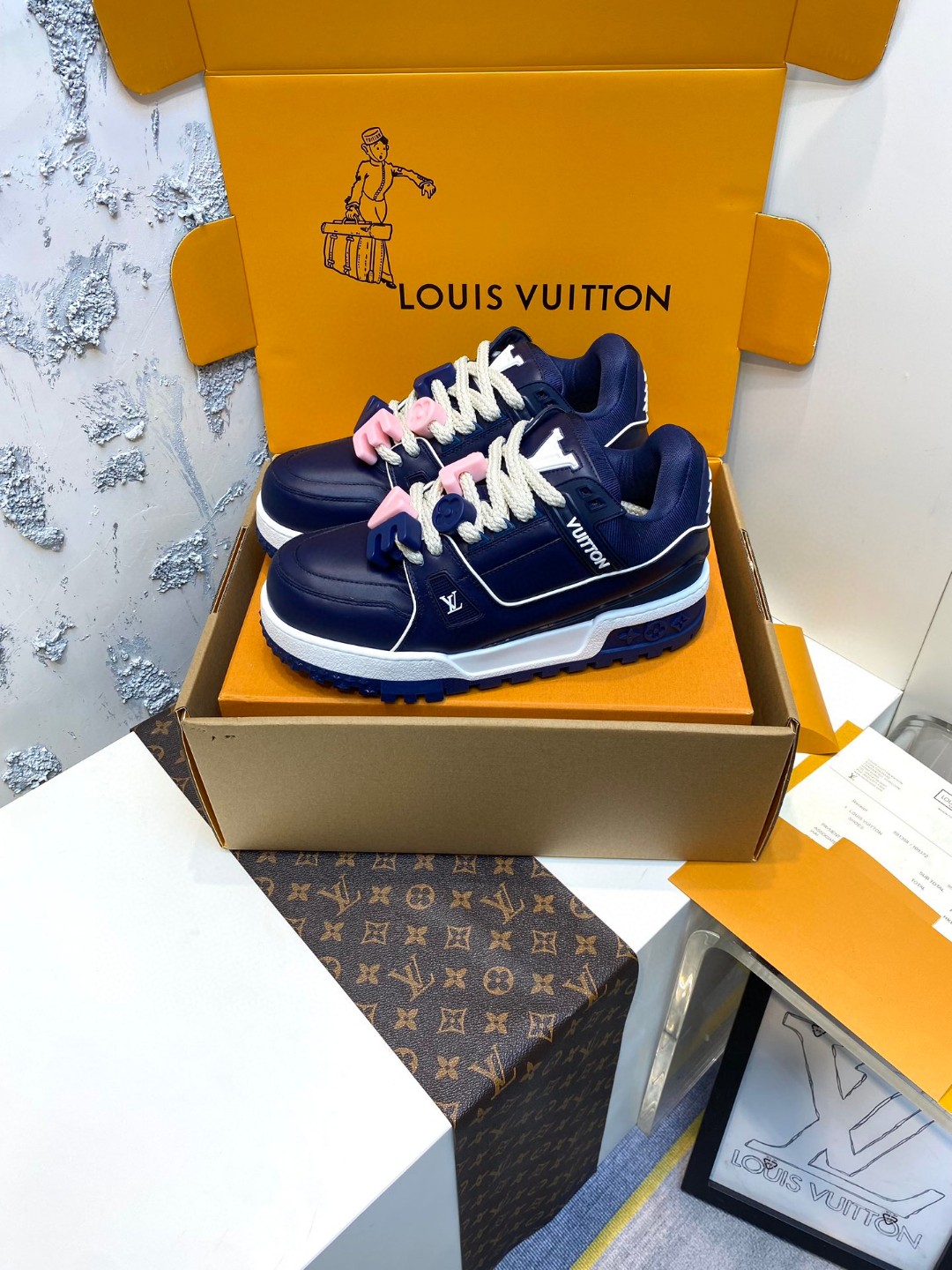 Louis Vuitton Trainer Maxi Sneaker Love Leather blue