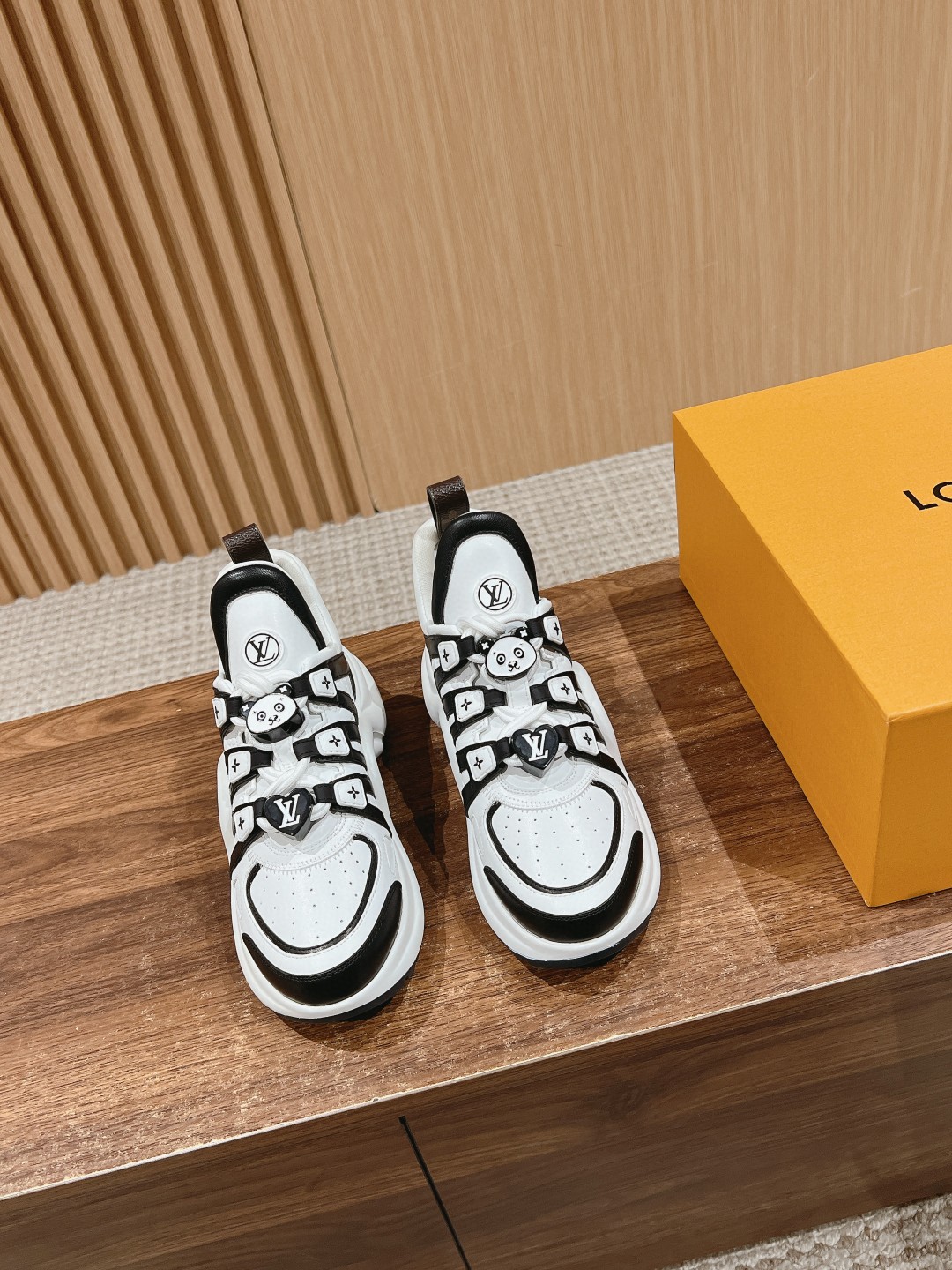 Louis Vuitton Archlight leather white black