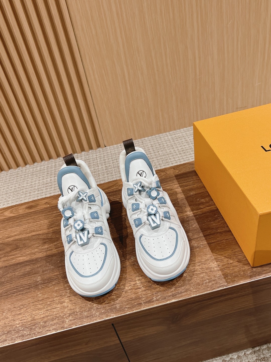 Louis Vuitton Archlight leather white blue