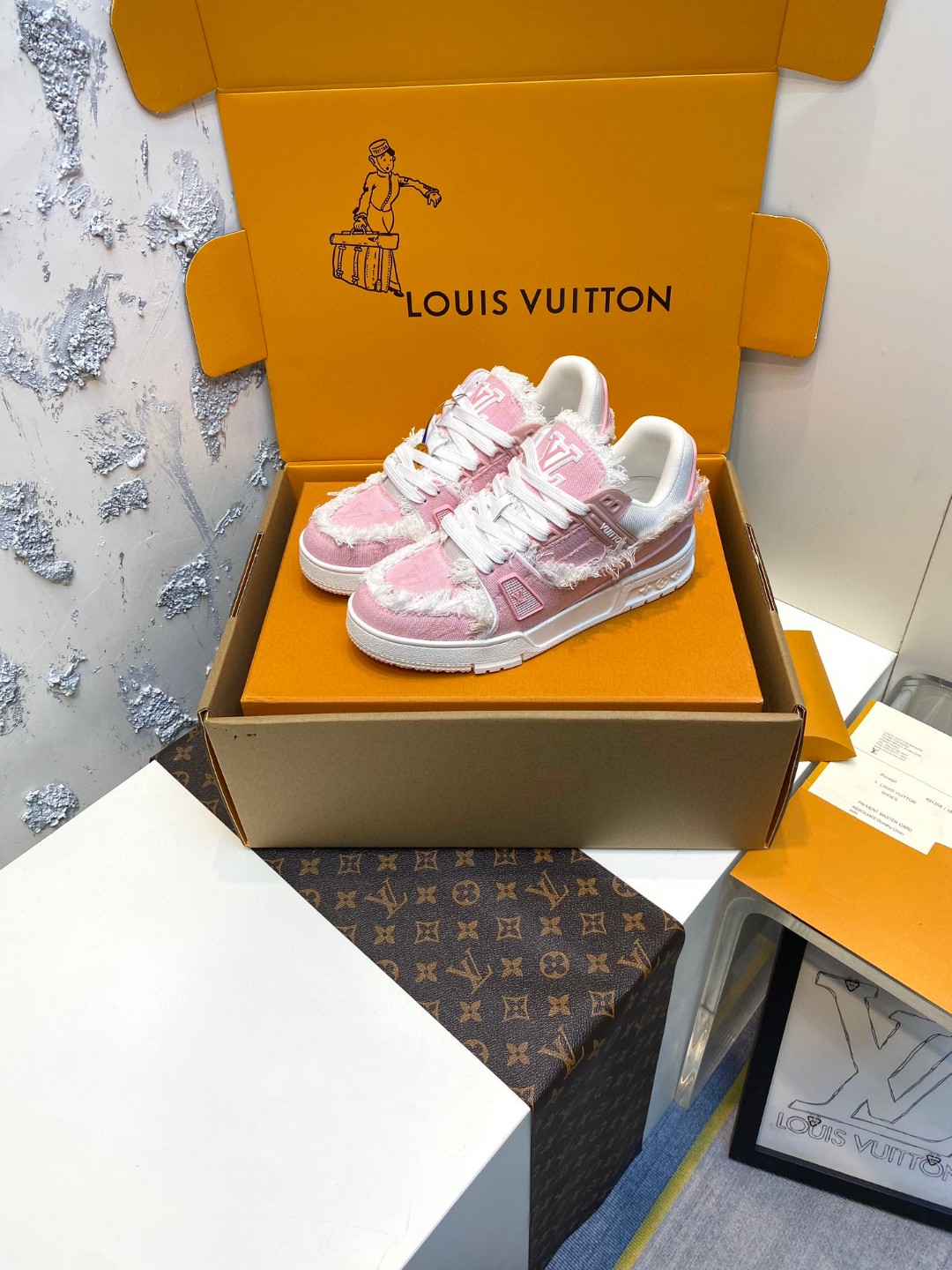 Louis Vuitton Maxi sneakers denim pink
