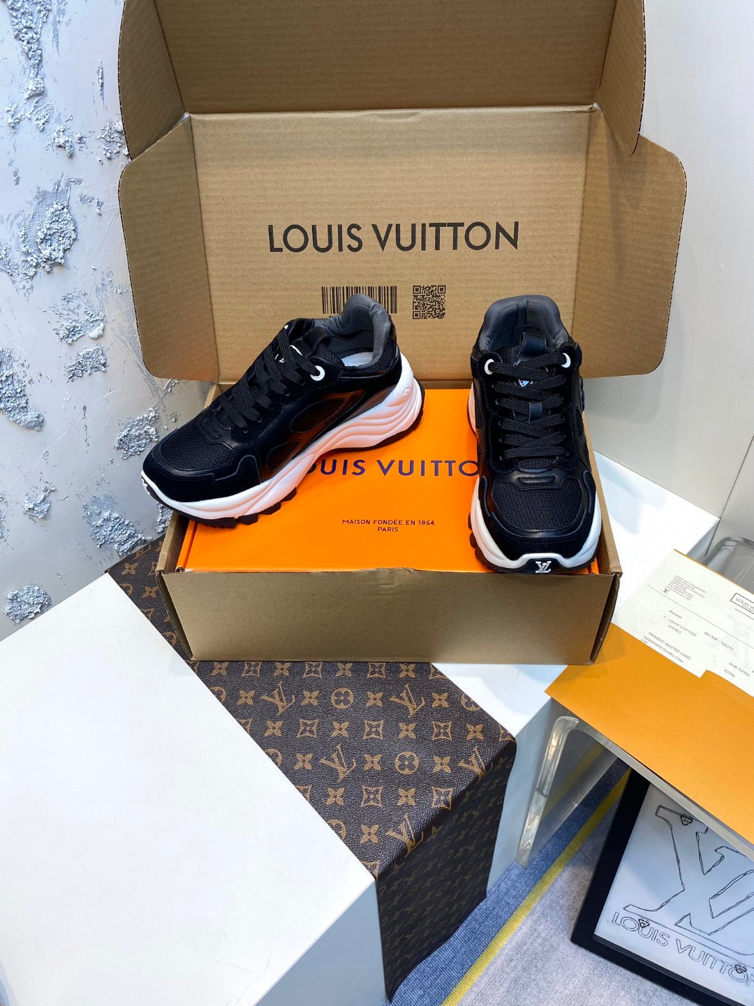 Louis Vuitton Run 55 sneakers black
