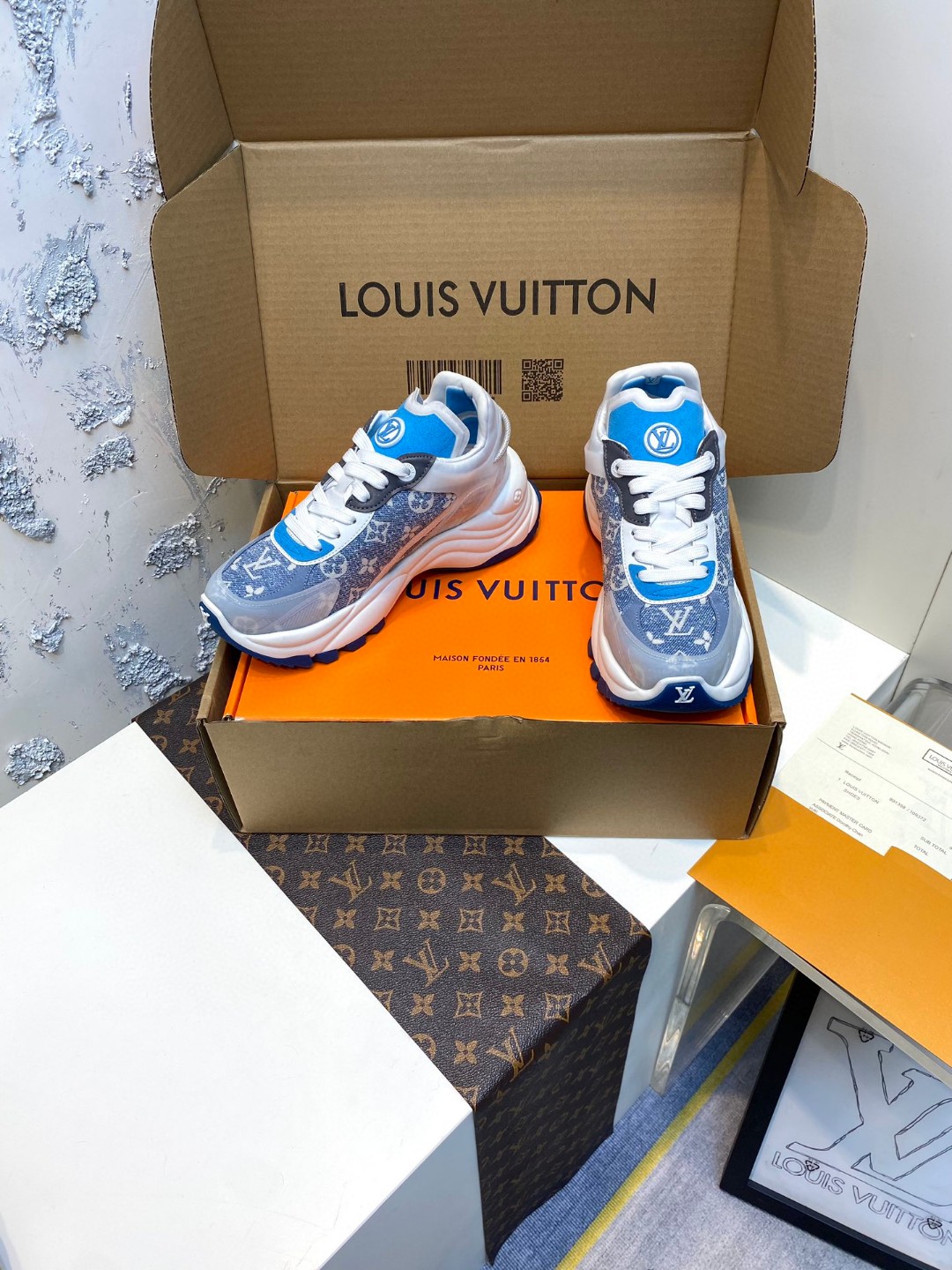 Louis Vuitton Run 55 sneakers blue white