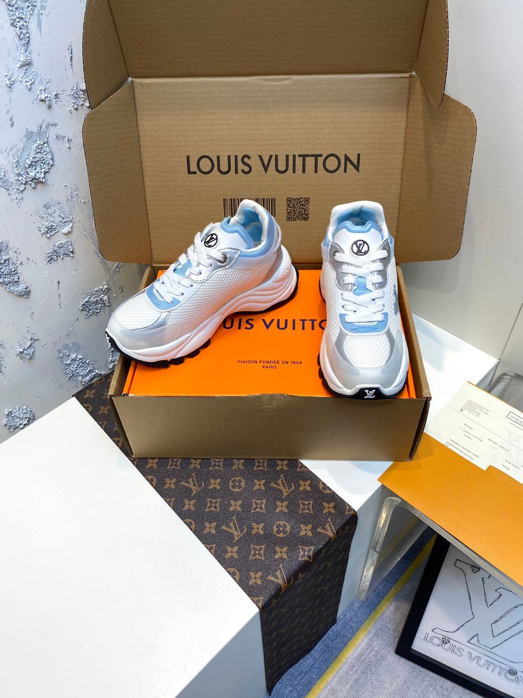 Louis Vuitton Run 55 sneakers blue white grey