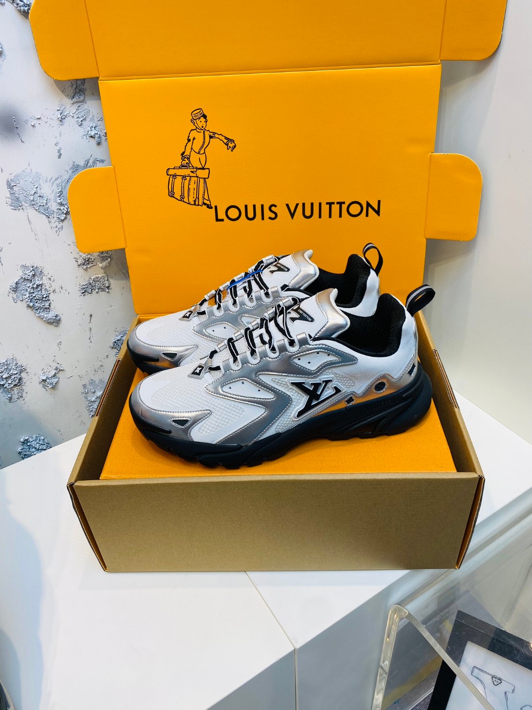 Louis Vuitton Runner Tatic sneakers silvery