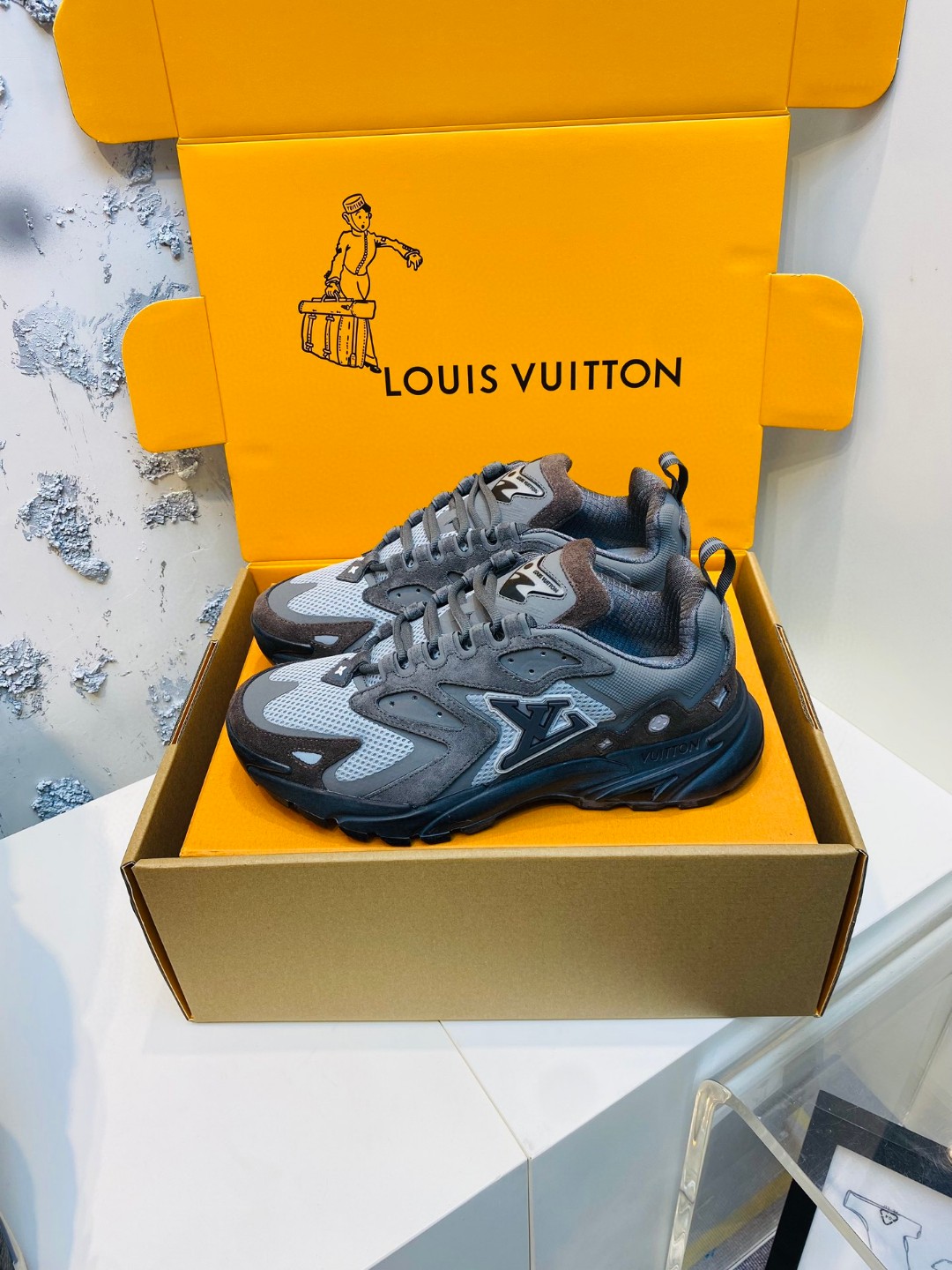 Louis Vuitton Runner Tatic sneakers grey