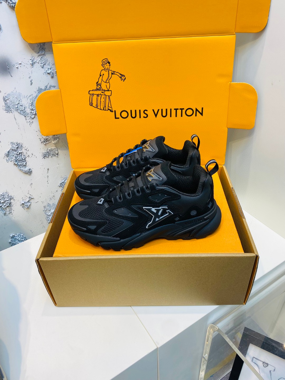 Louis Vuitton Runner Tatic sneakers black