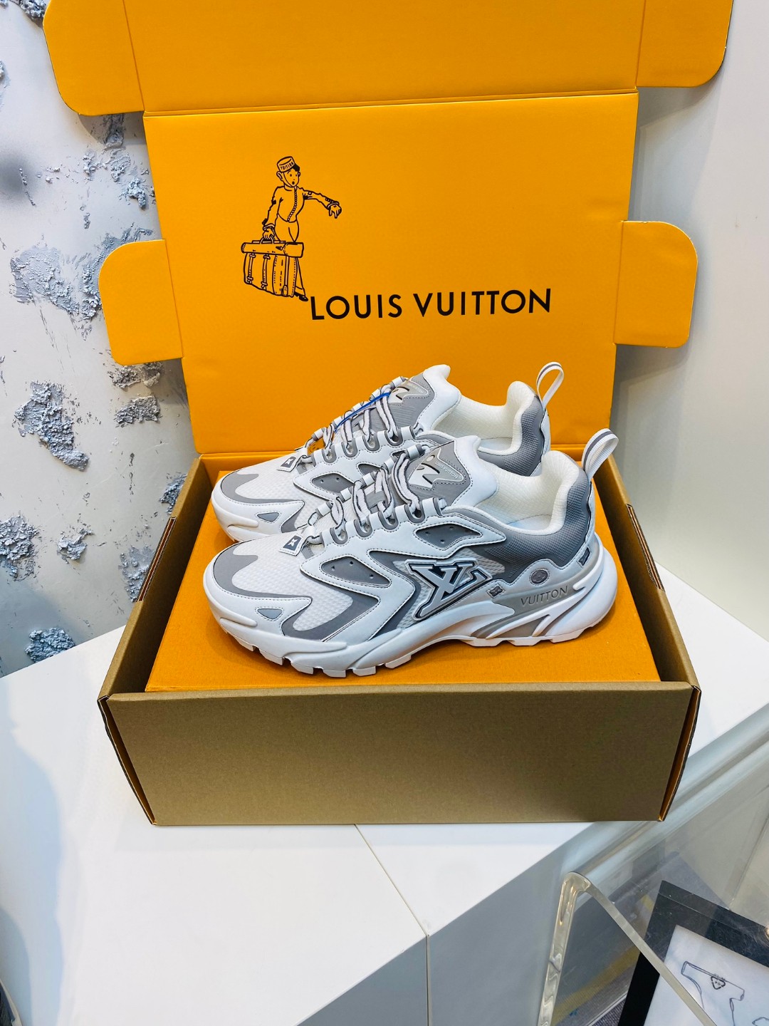 Louis Vuitton Runner Tatic sneakers grey white