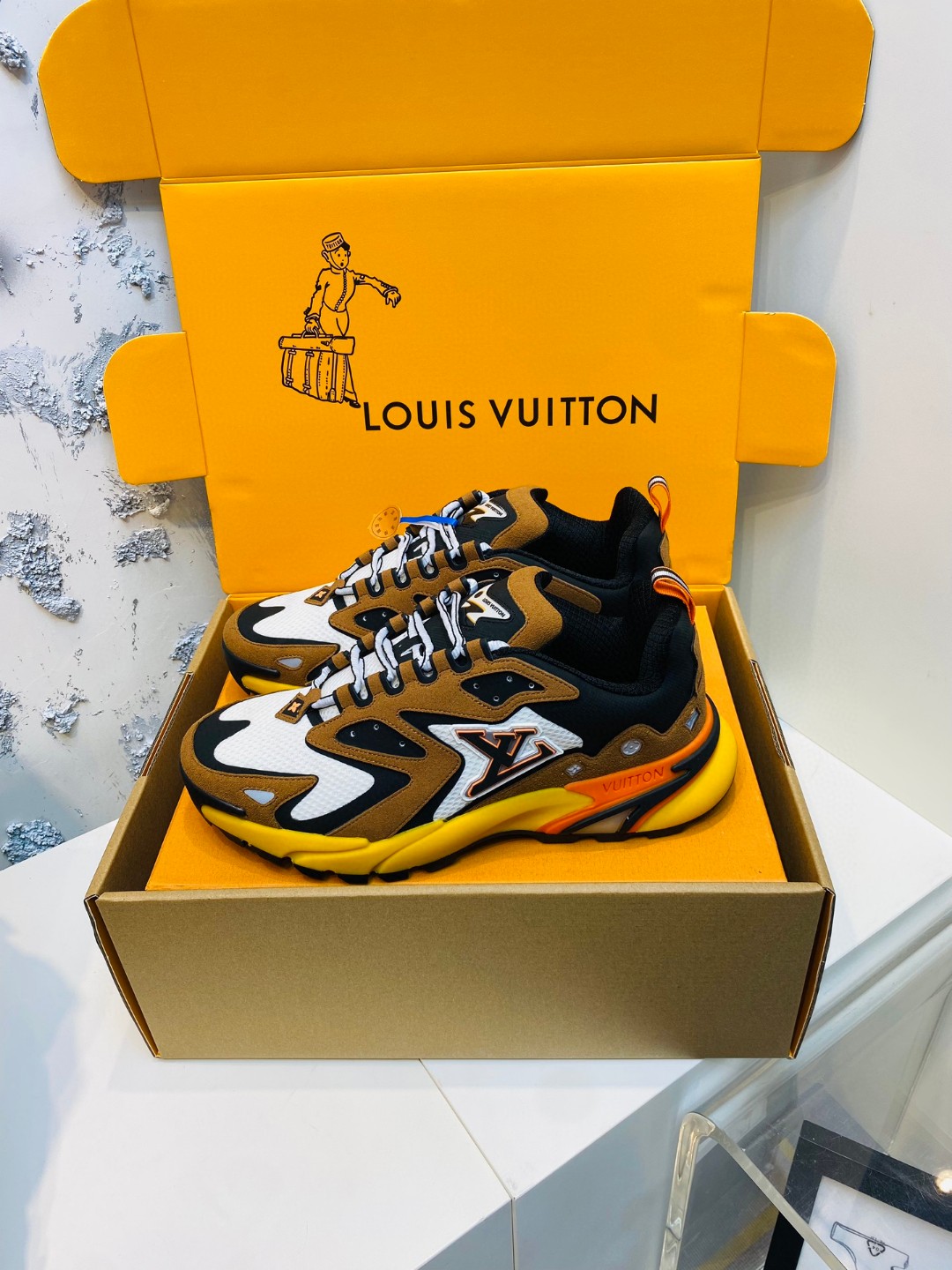 Louis Vuitton Runner Tatic sneakers brown black white