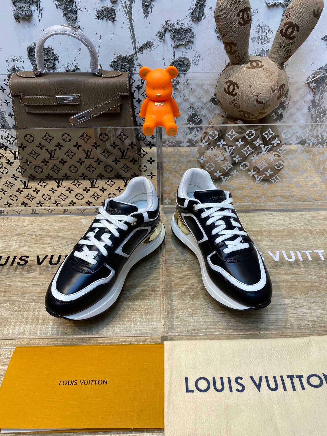 Louis Vuitton Run Away sneakers black white