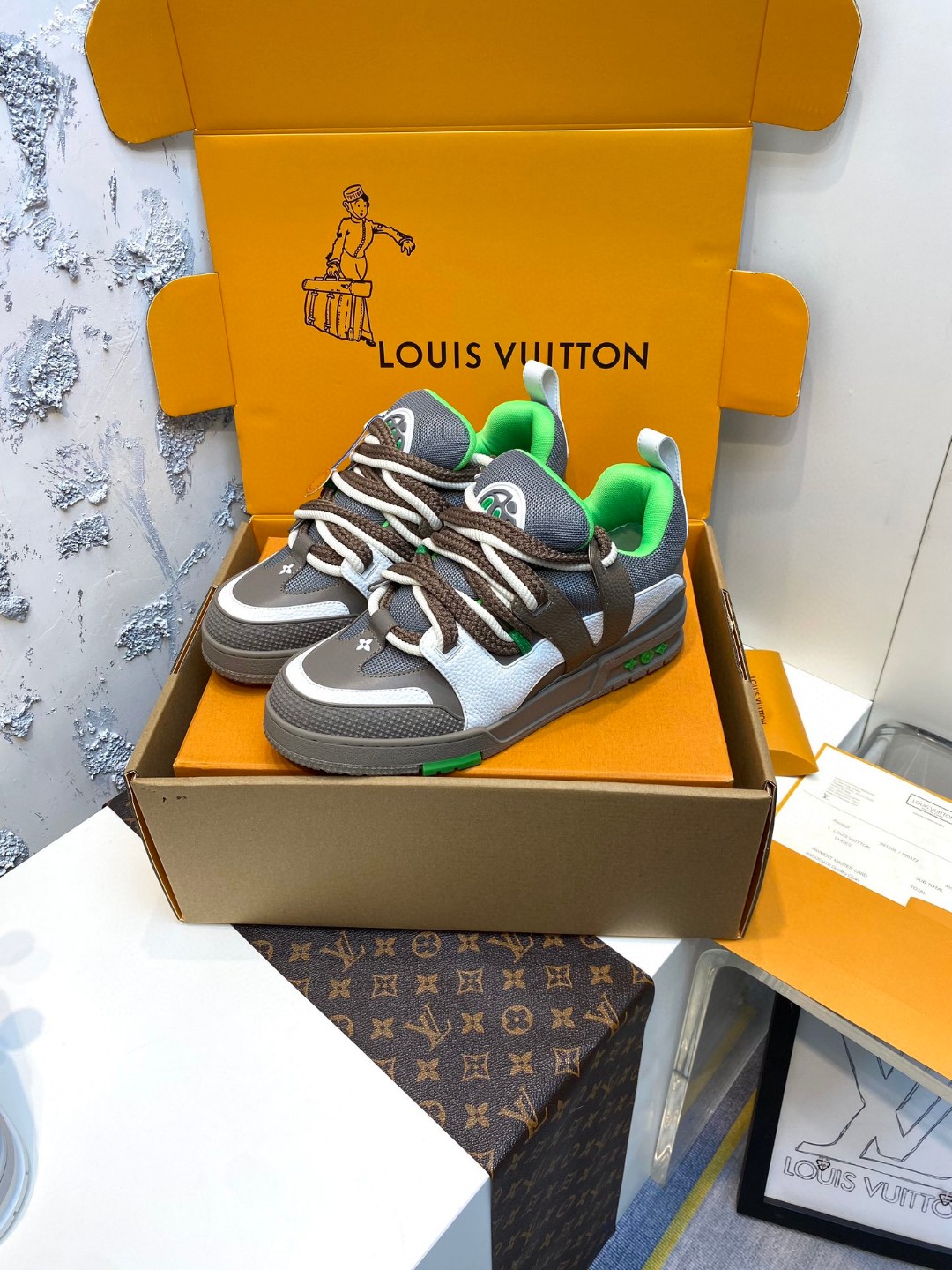Louis Vuitton Skate sneakers grey white
