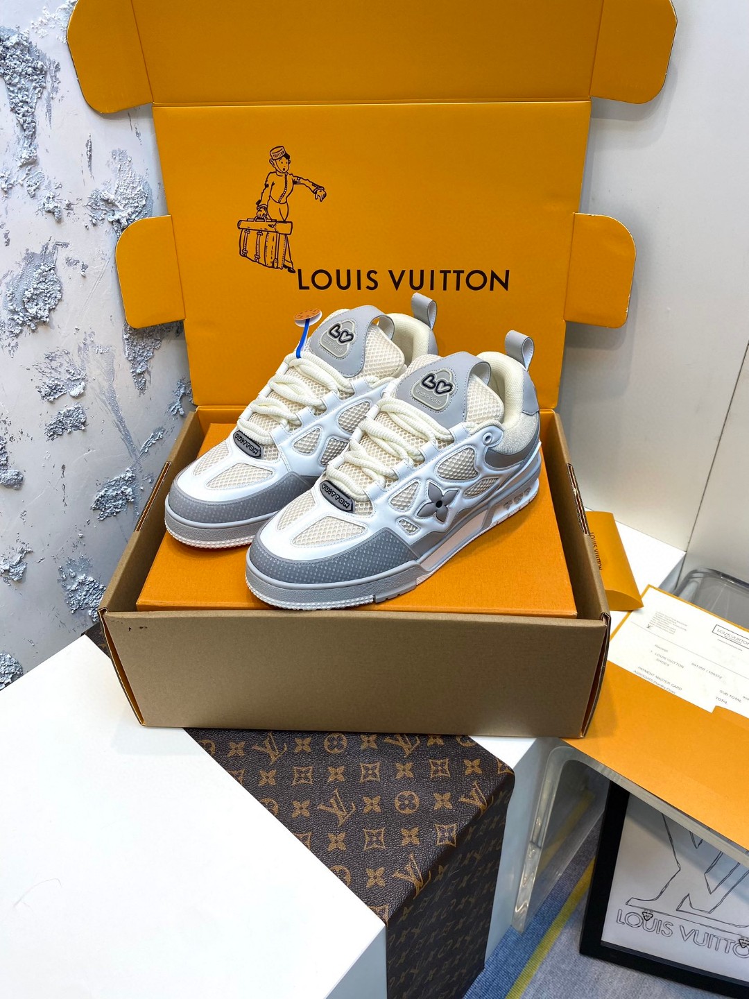 Louis Vuitton Skate flower sneakers grey white