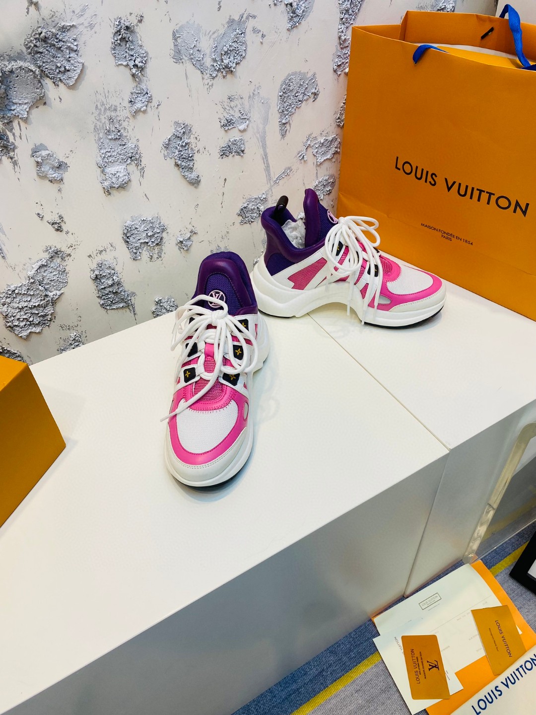 Louis Vuitton Cruise Archlight tie white pink purple