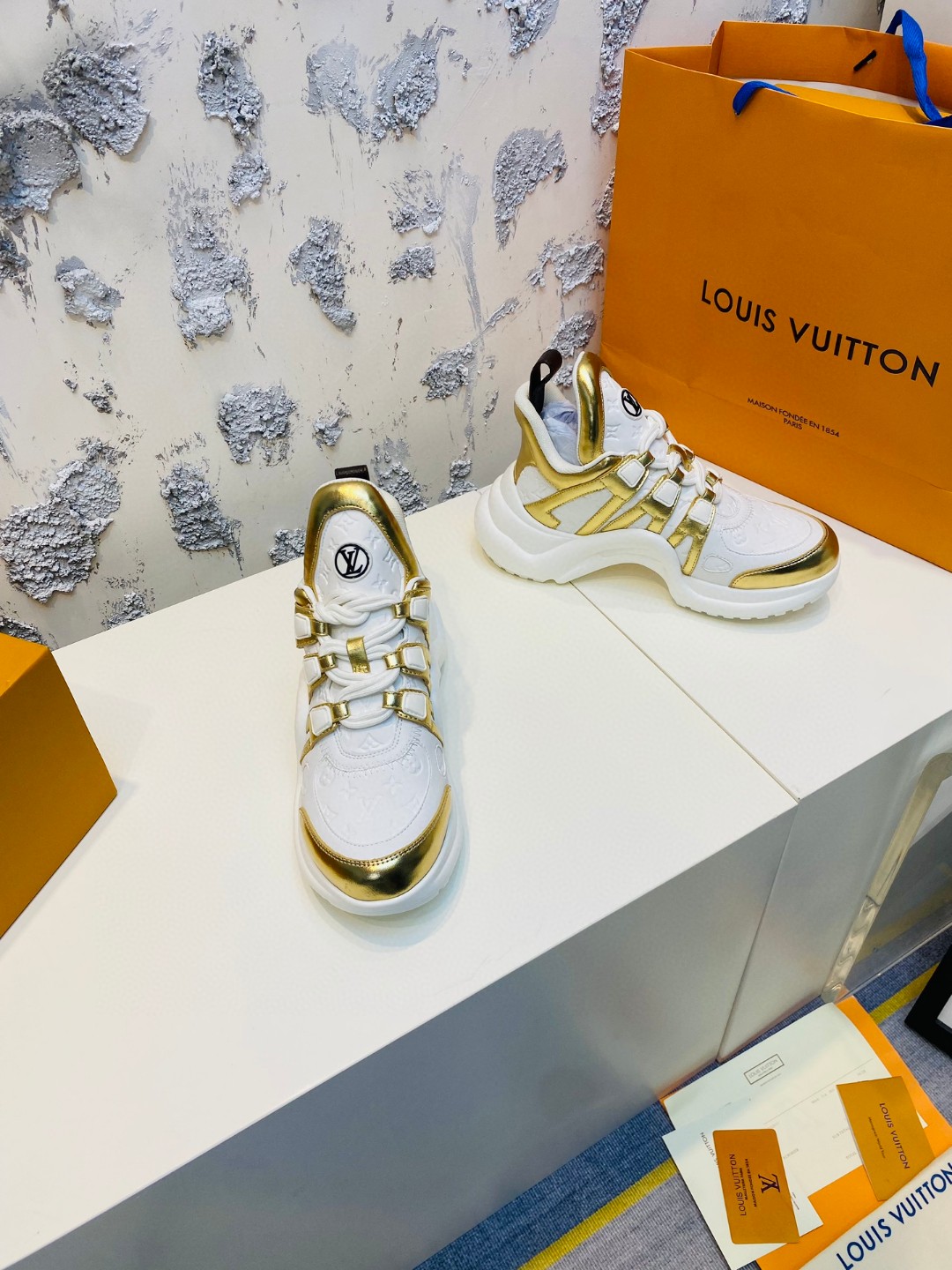 Louis Vuitton Cruise Archlight white golden