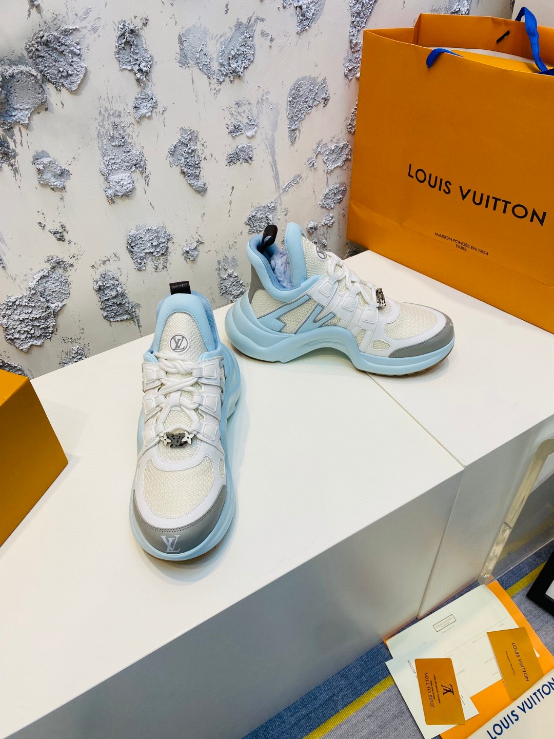Louis Vuitton Cruise Archlight white blue grey