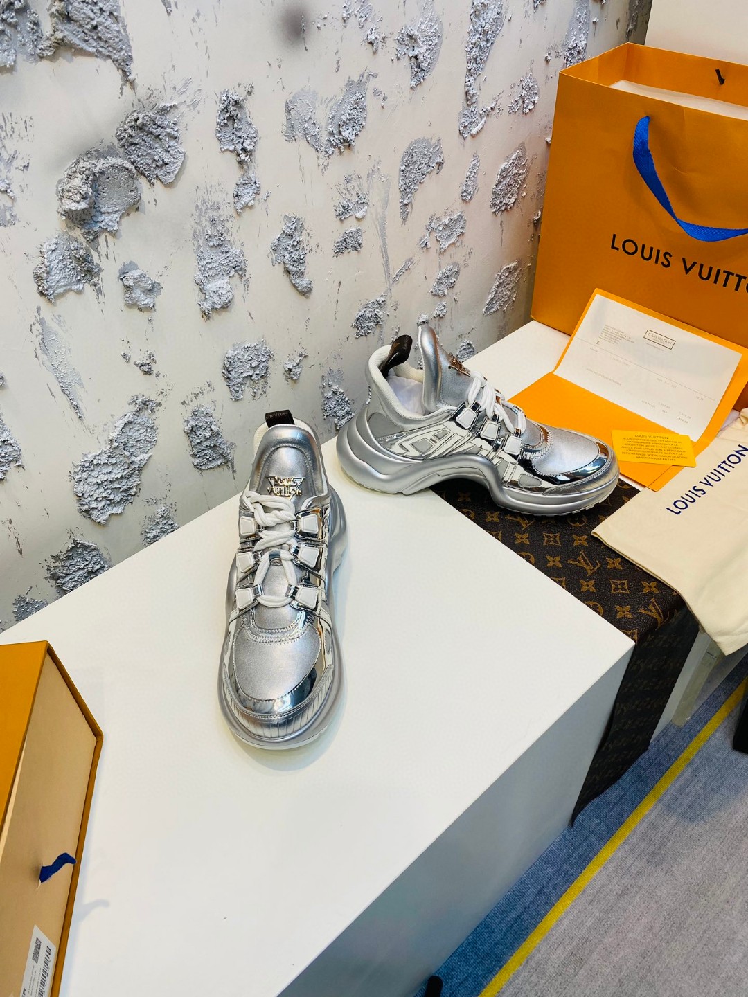 Louis Vuitton Cruise Archlight grey silvery