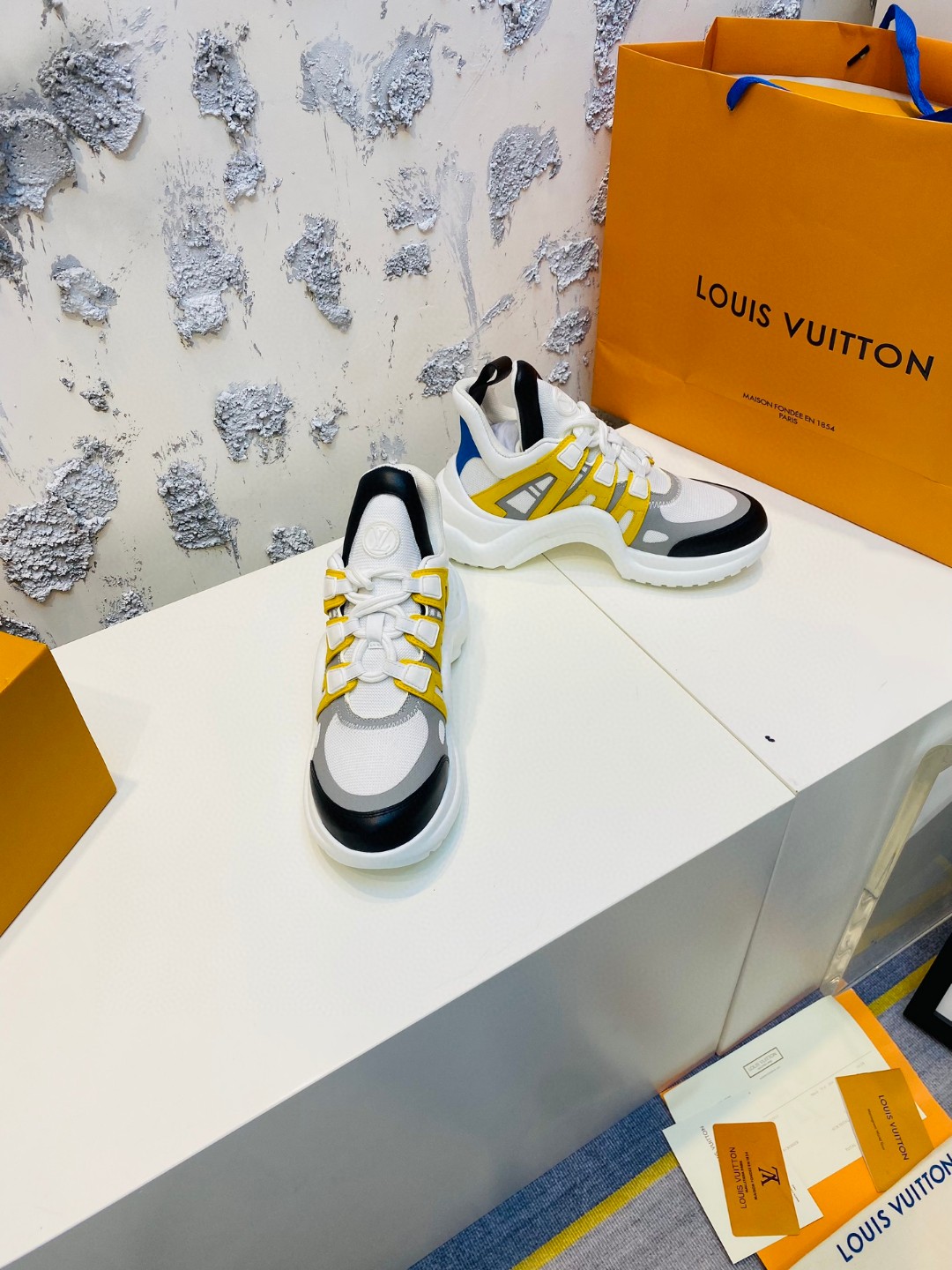 Louis Vuitton Cruise Archlight white black yellow