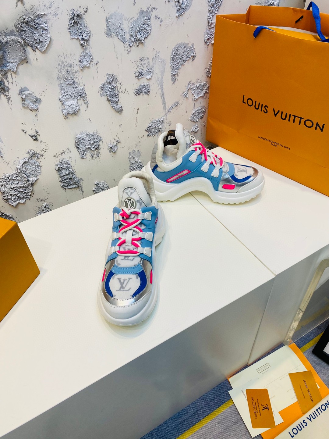 Louis Vuitton Cruise Archlight white pink blue