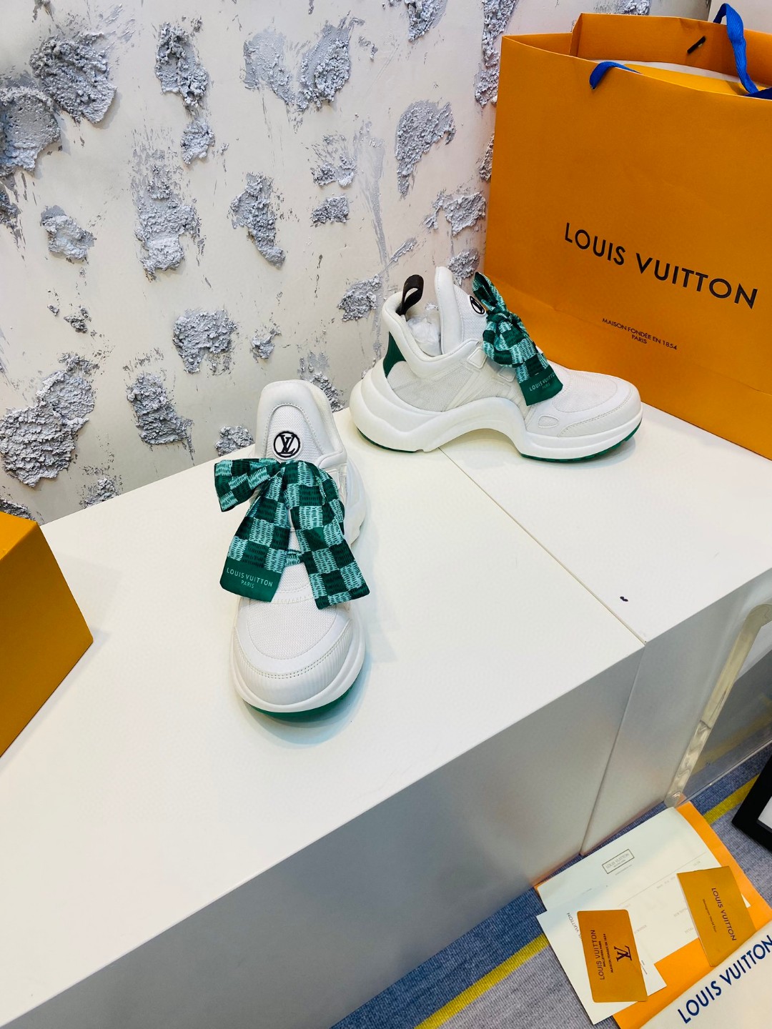 Louis Vuitton Cruise Archlight silk ribbon white green