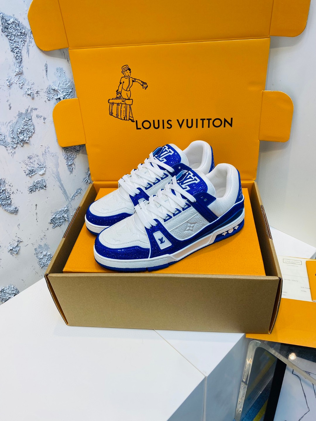 Louis Vuitton Trainer sneakers diamond white blue