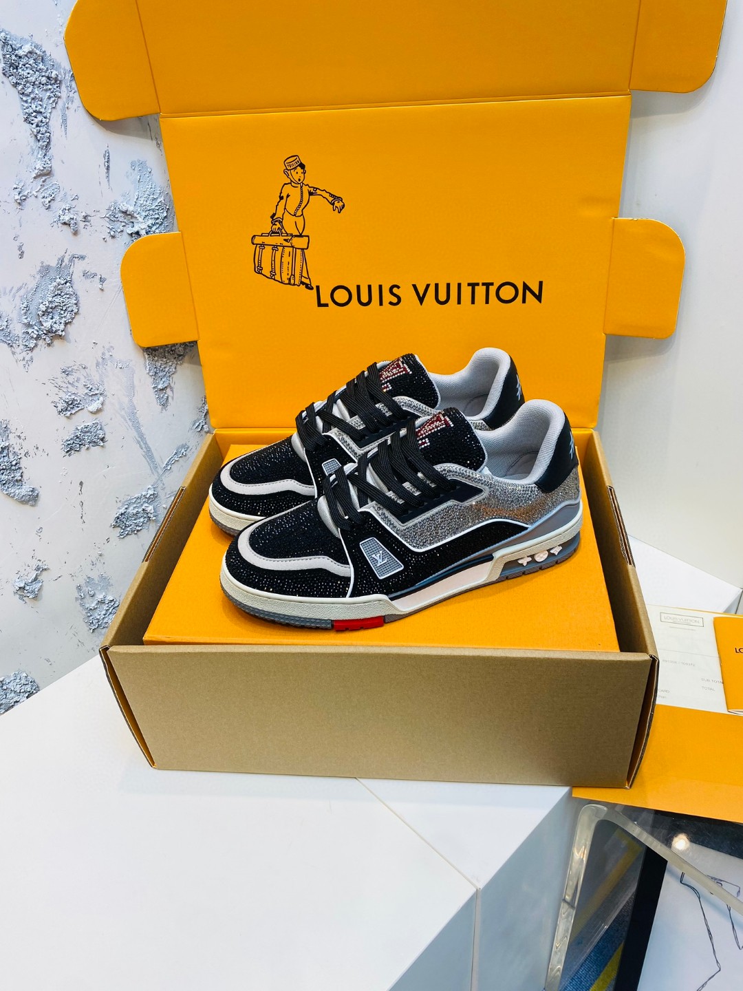 Louis Vuitton Trainer sneakers diamond black grey 