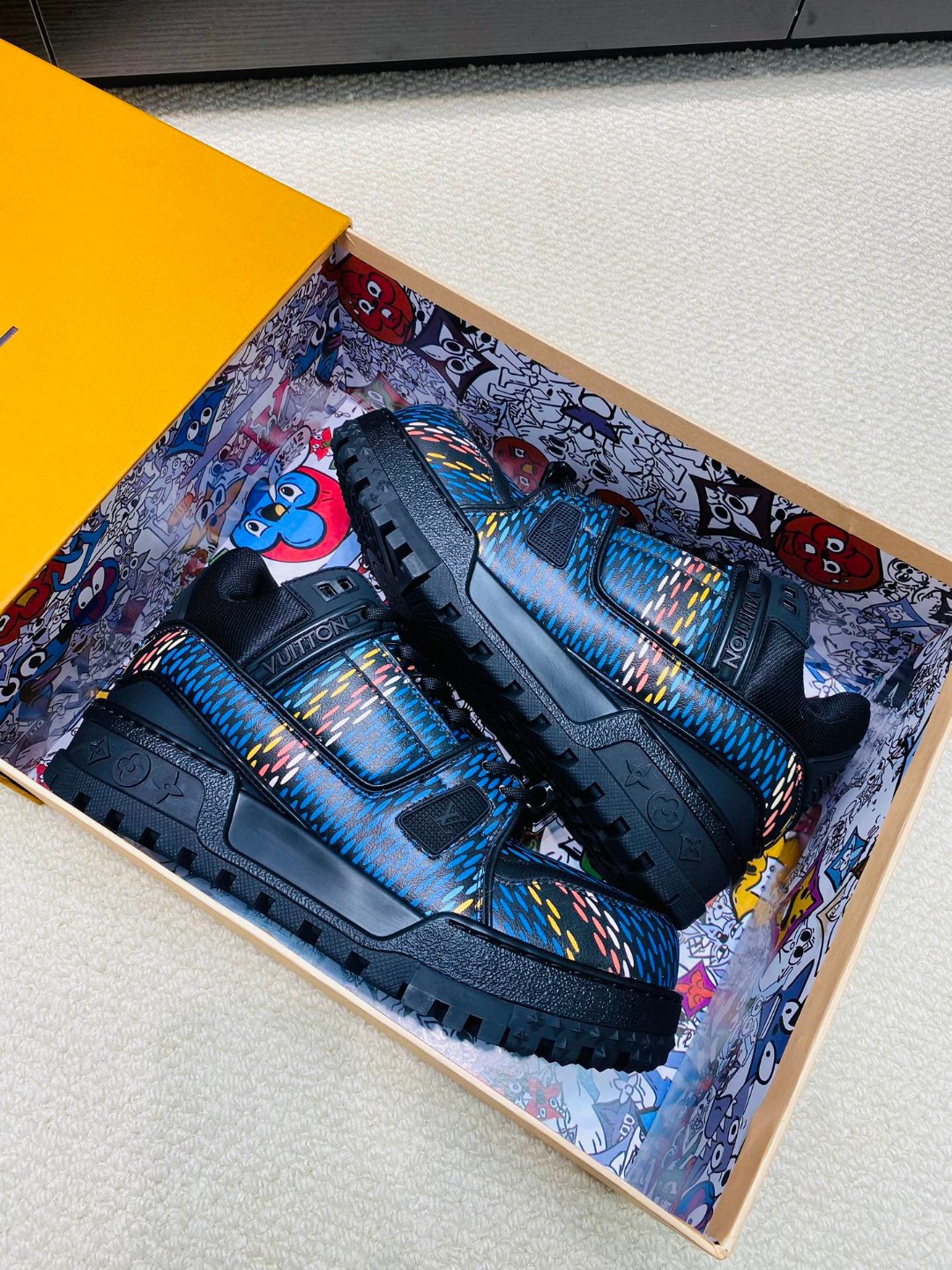 Louis Vuitton Trainer Bread sneakers with black dots