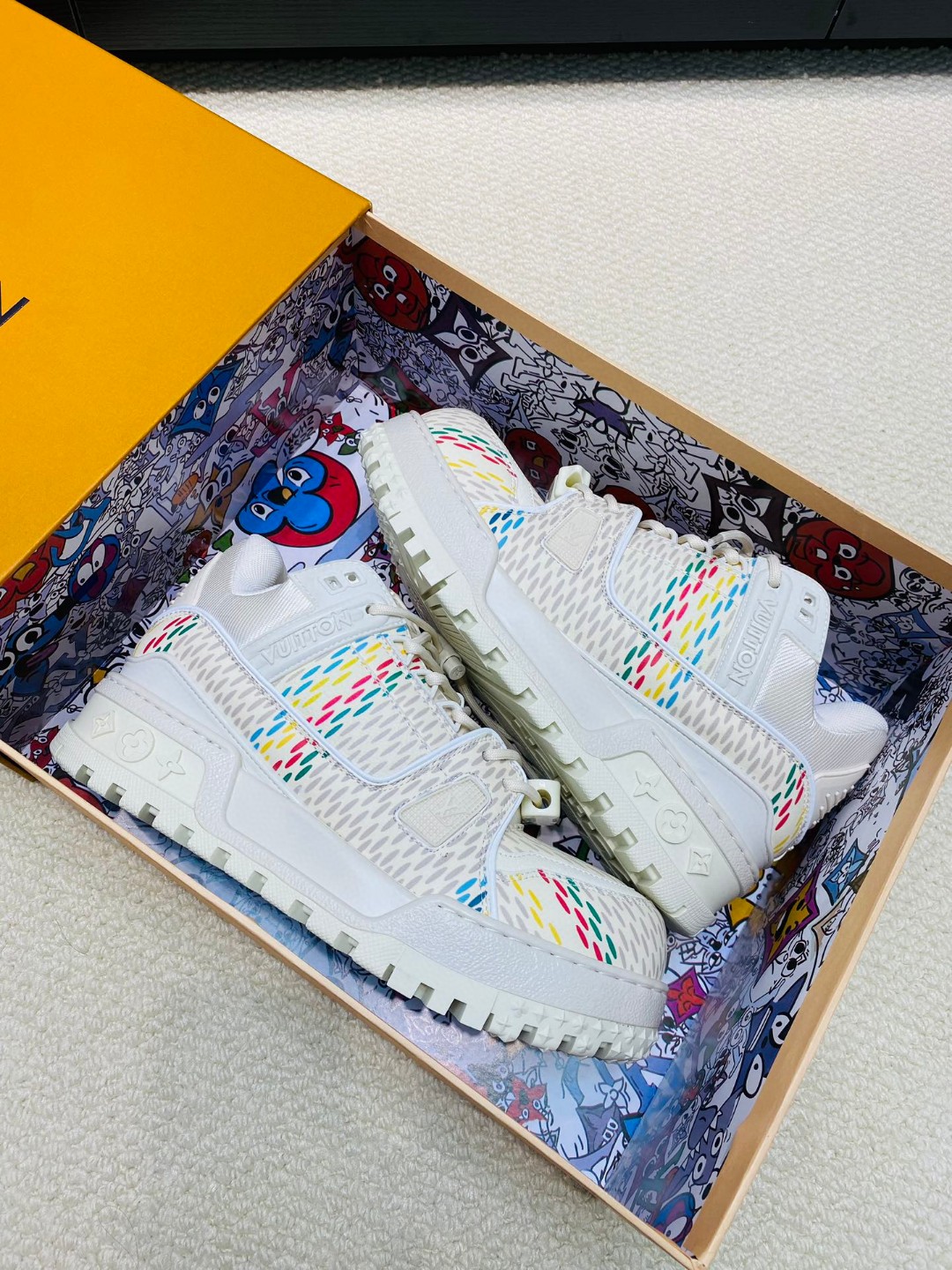 Louis Vuitton Trainer Bread sneakers with white dots