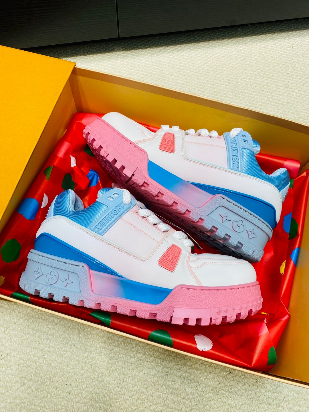 Louis Vuitton Trainer Chameleon sneakers pink white blue