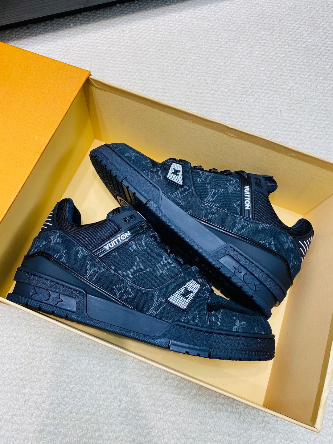 Louis Vuitton Trainer sneakers cowboy black