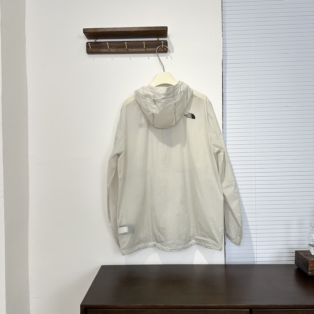 The North Face Sunscreen Clothes Grey