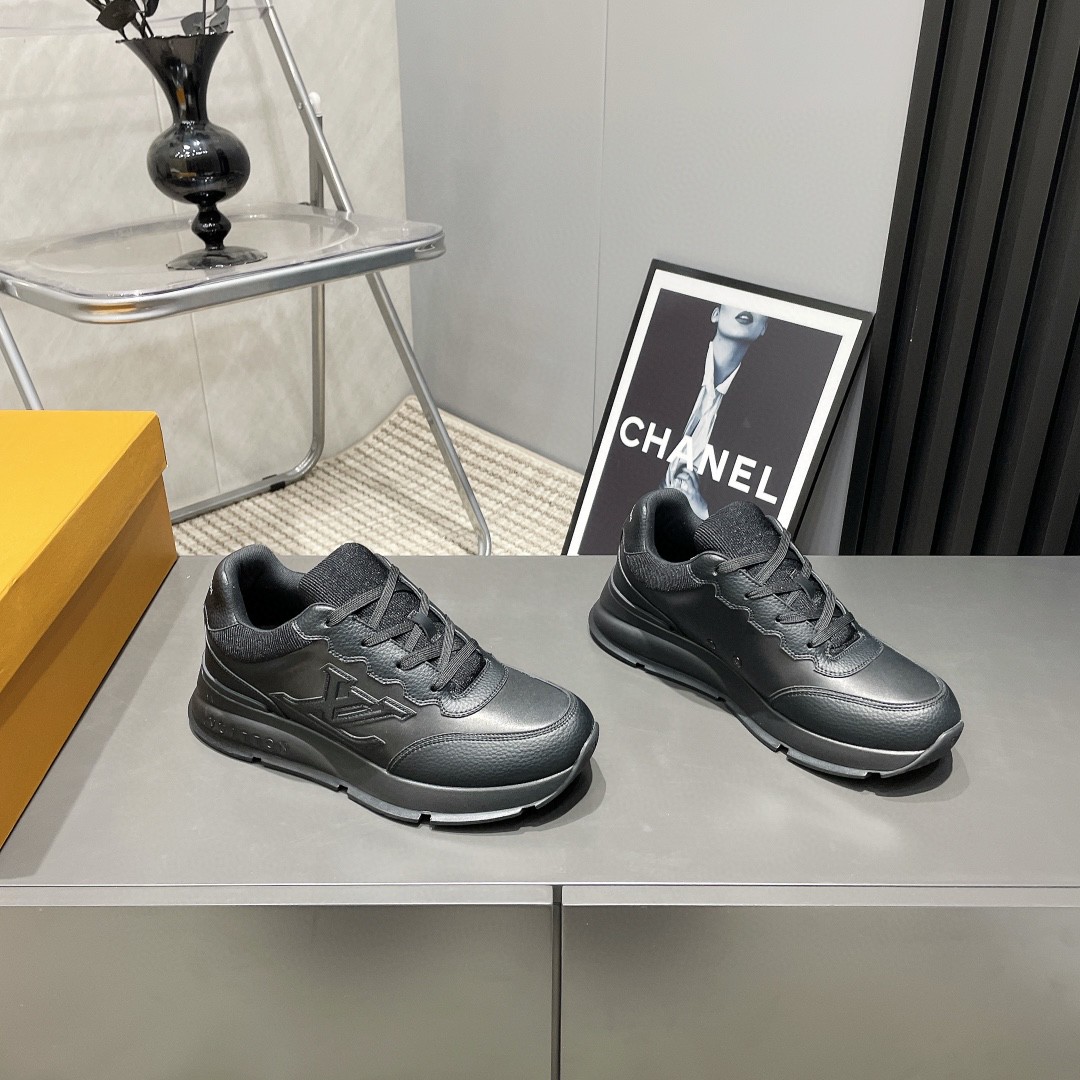 Louis Vuitton Classic sneakers black