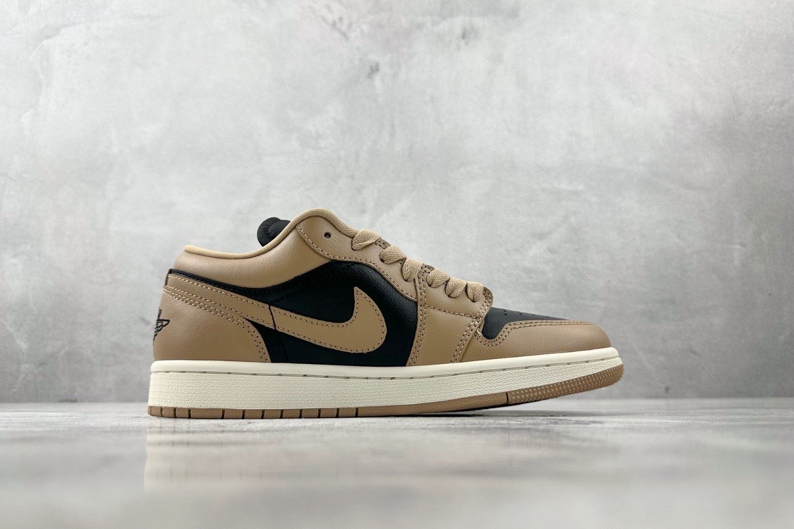 Jordan Air Jordan 1 Low Vachetta "Tan" brown black