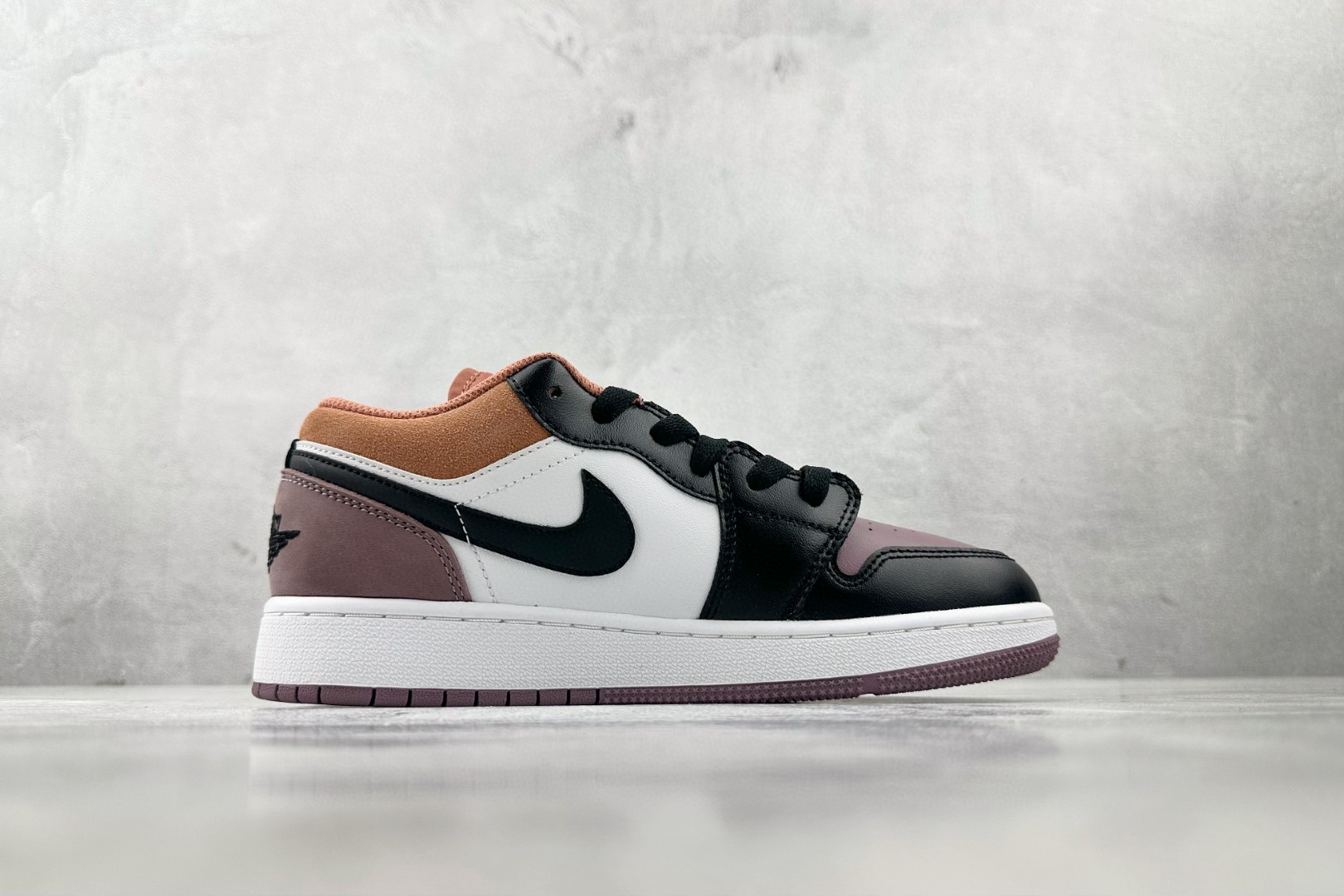 Jordan Air Jordan 1 Low white brown red