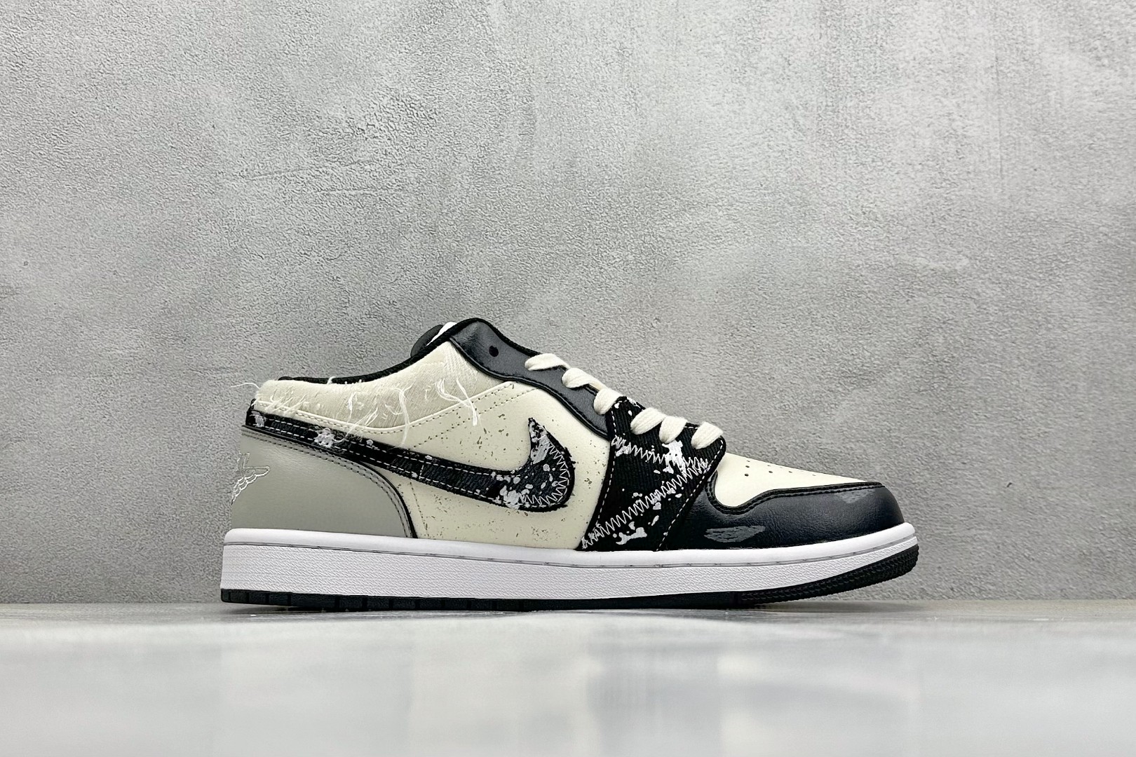 Jordan Air Jordan 1 Low Panda prank black white