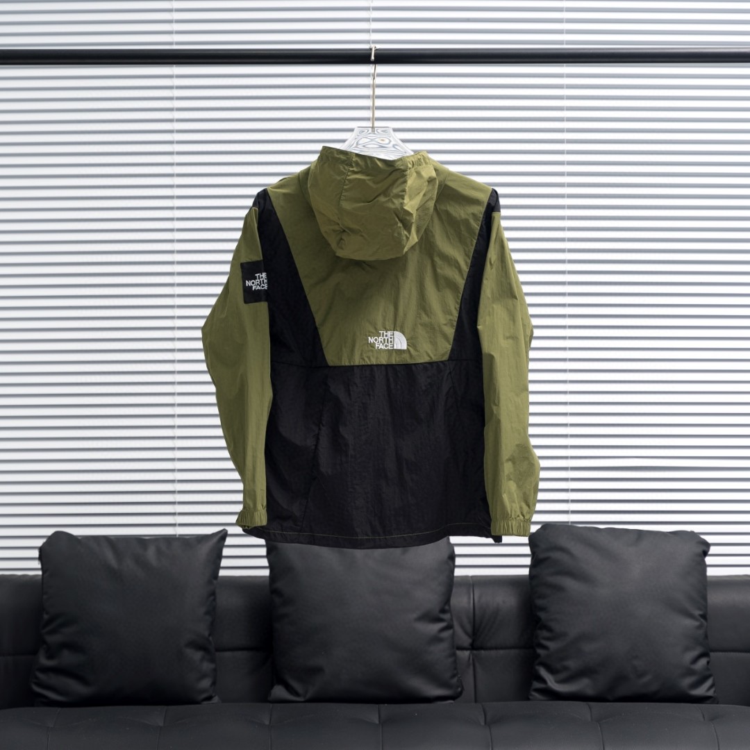 The North Face | NJ3LP01L | Sunscreen Clothes military green